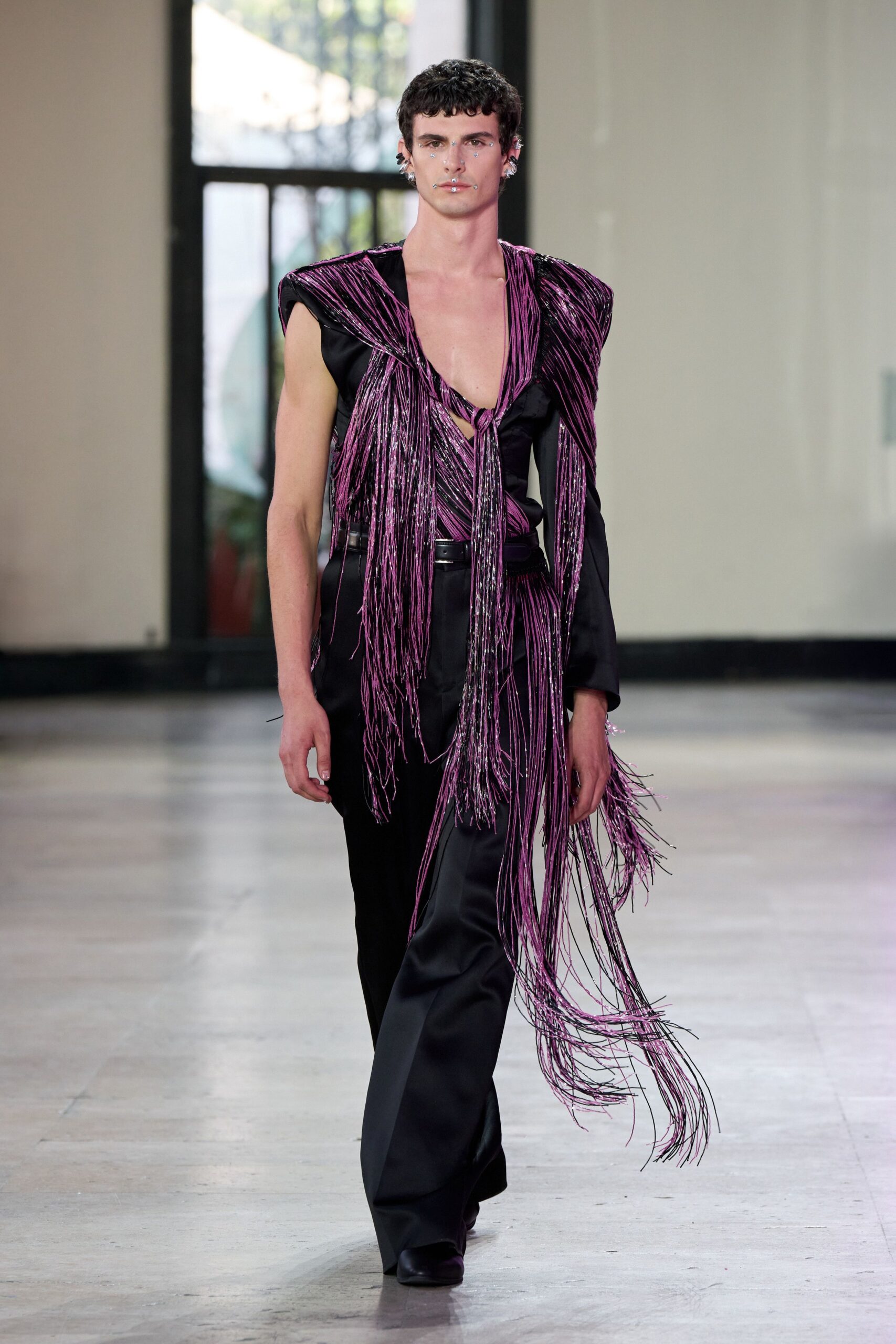 black silk sleeveless v-neck fitted fringed suit