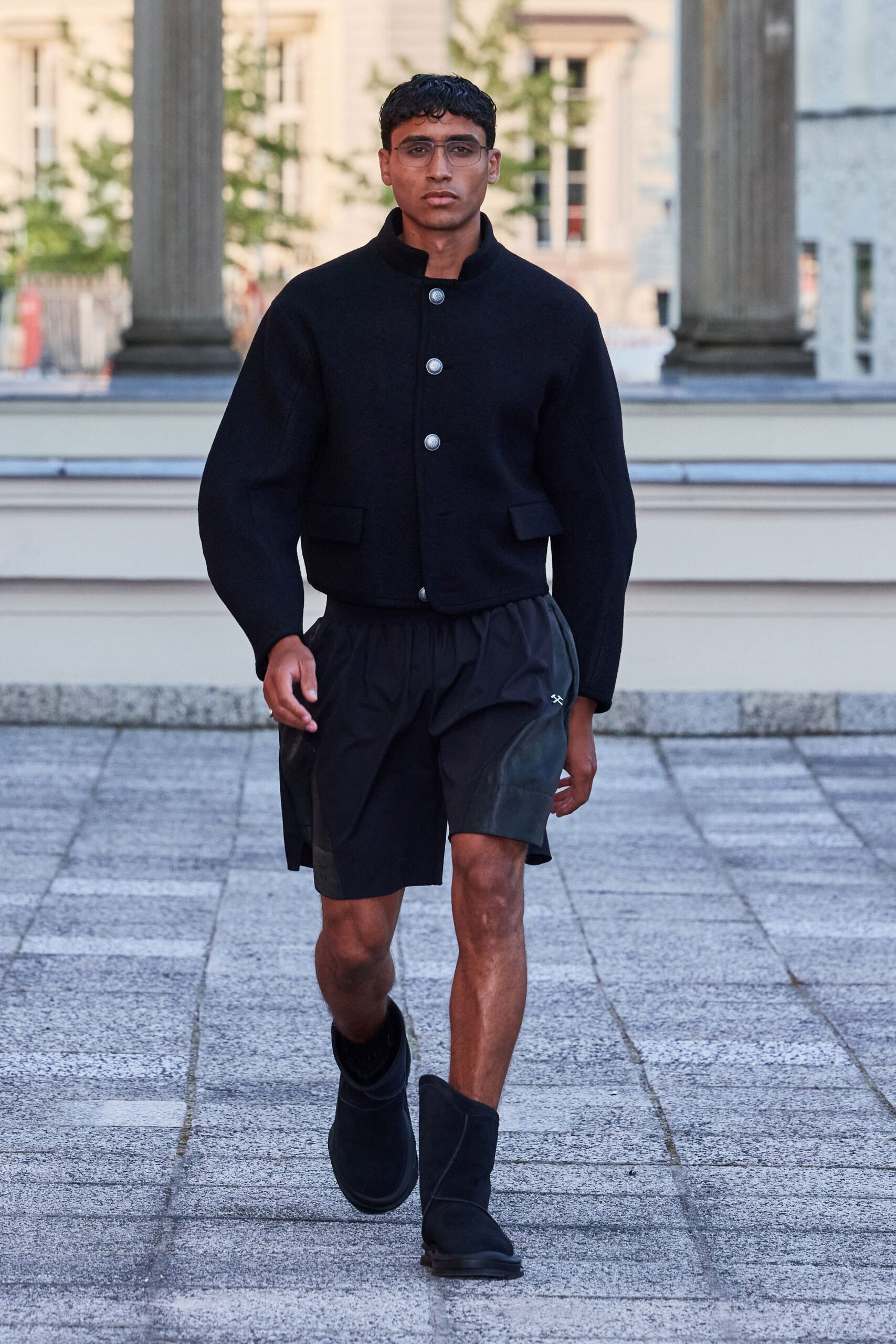 black cotton relaxed short shorts