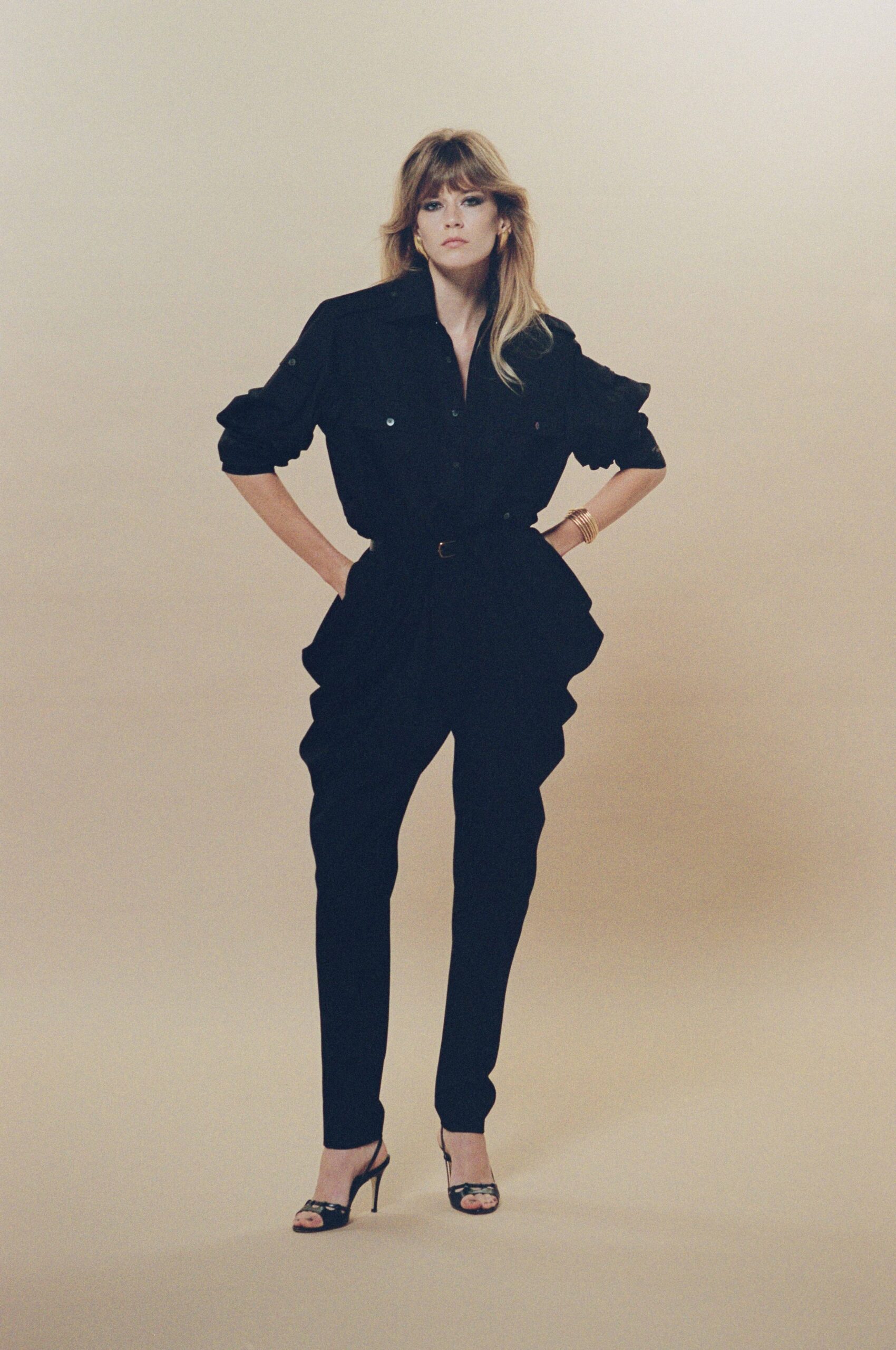 black fitted pleated pants