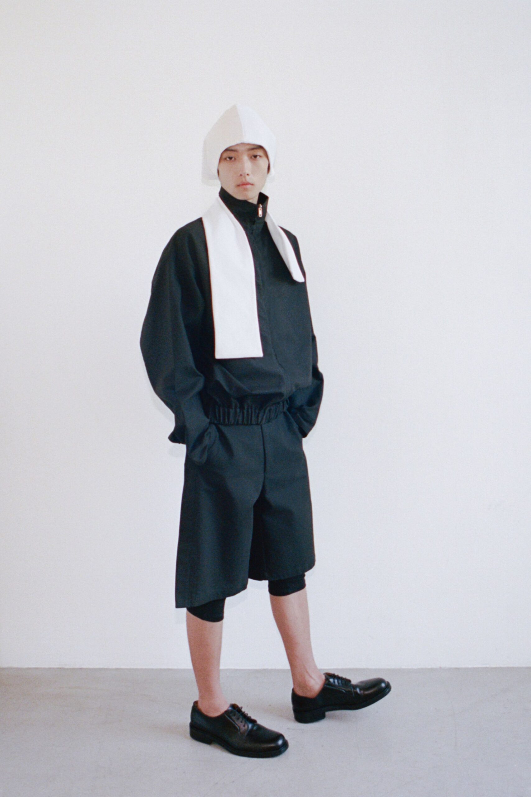 black cotton long-sleeve collared relaxed zippered jacket