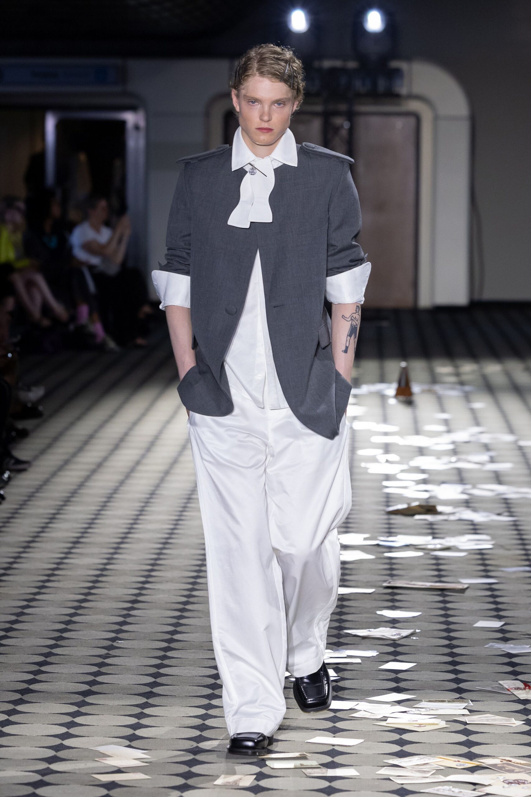 gray blazer white shirt relaxed pants
