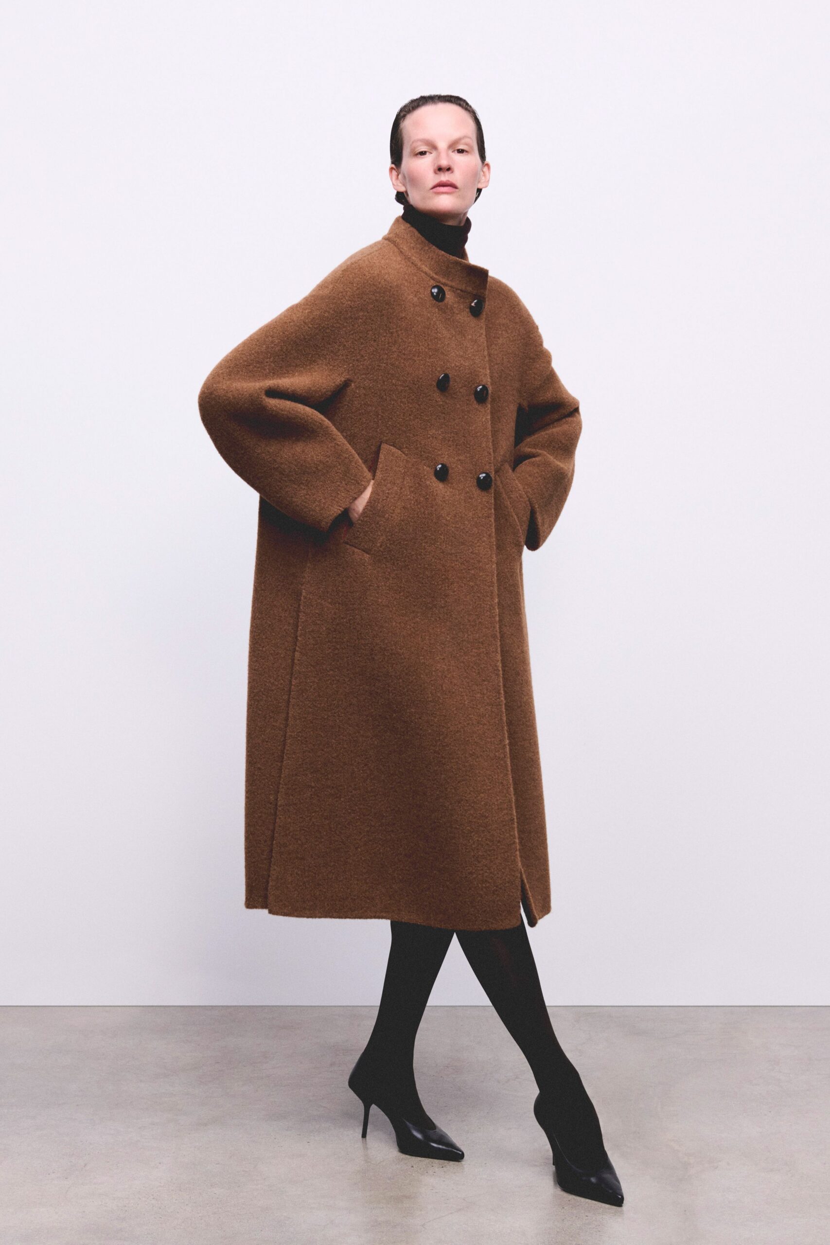 brown wool long-sleeve collared oversized pockets coat