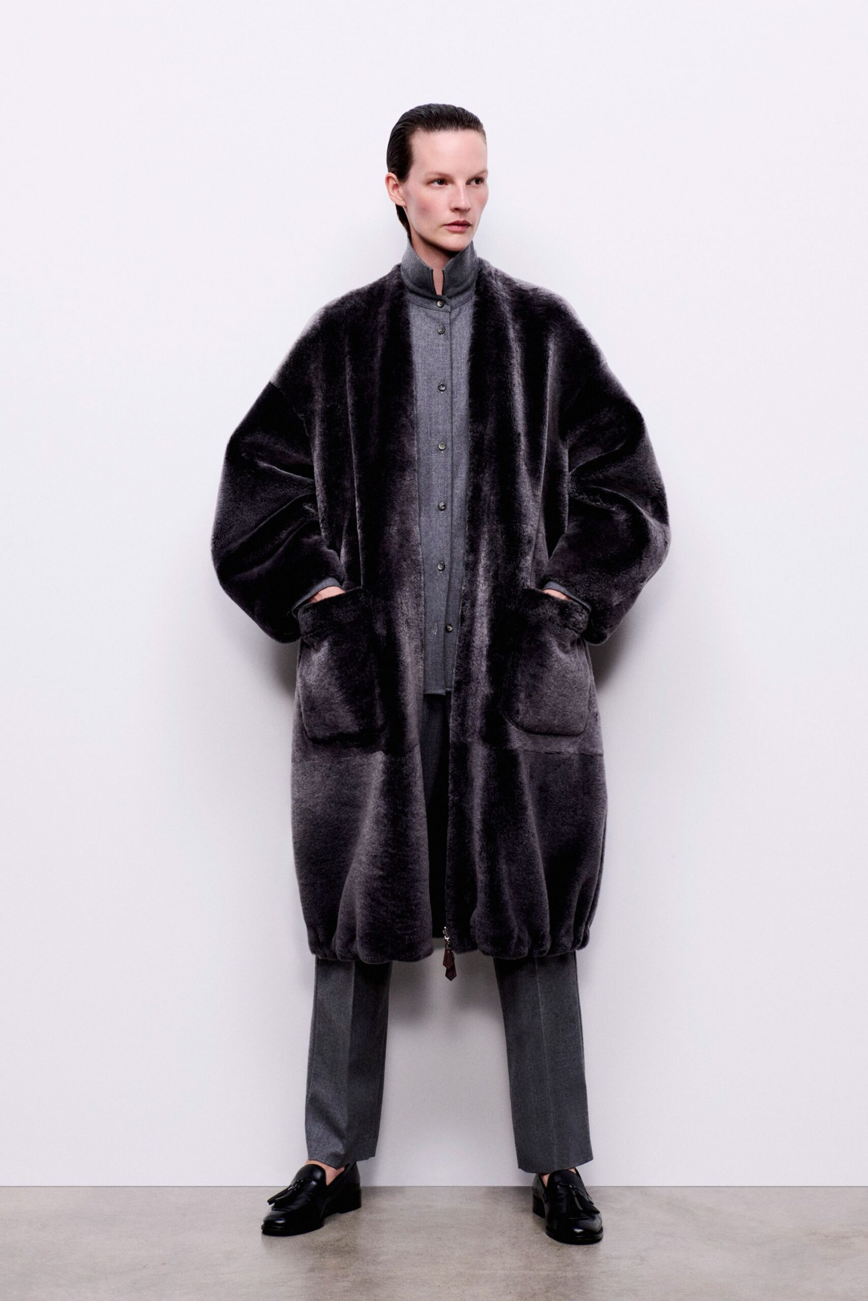 gray faux-fur long-sleeve collared relaxed pockets coat