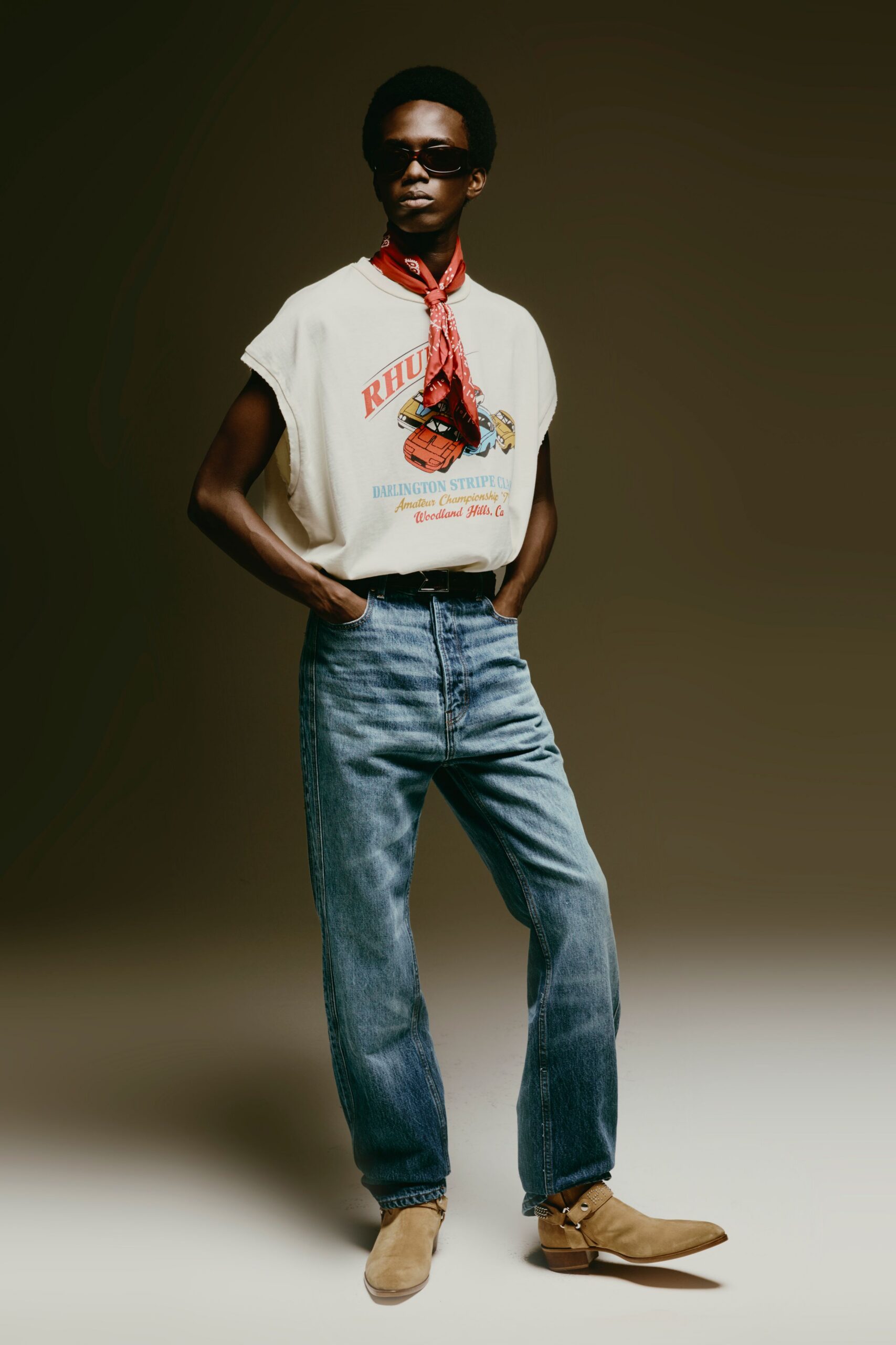 relaxed white t-shirt with jeans
