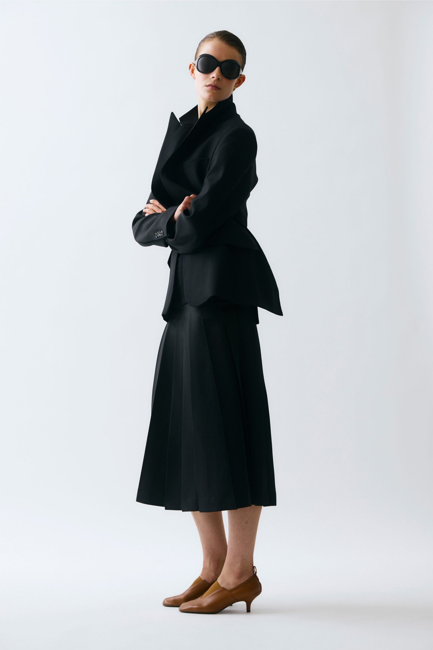 black wool fitted pleated a-line skirt