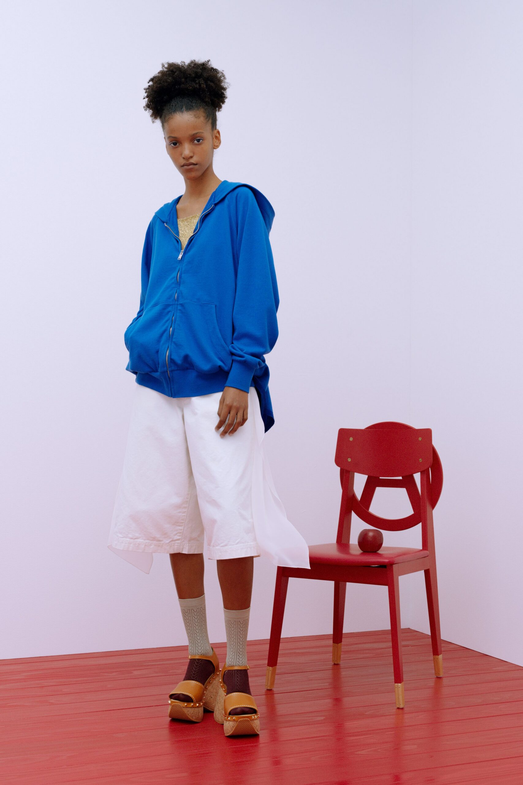 blue hoodie white shorts