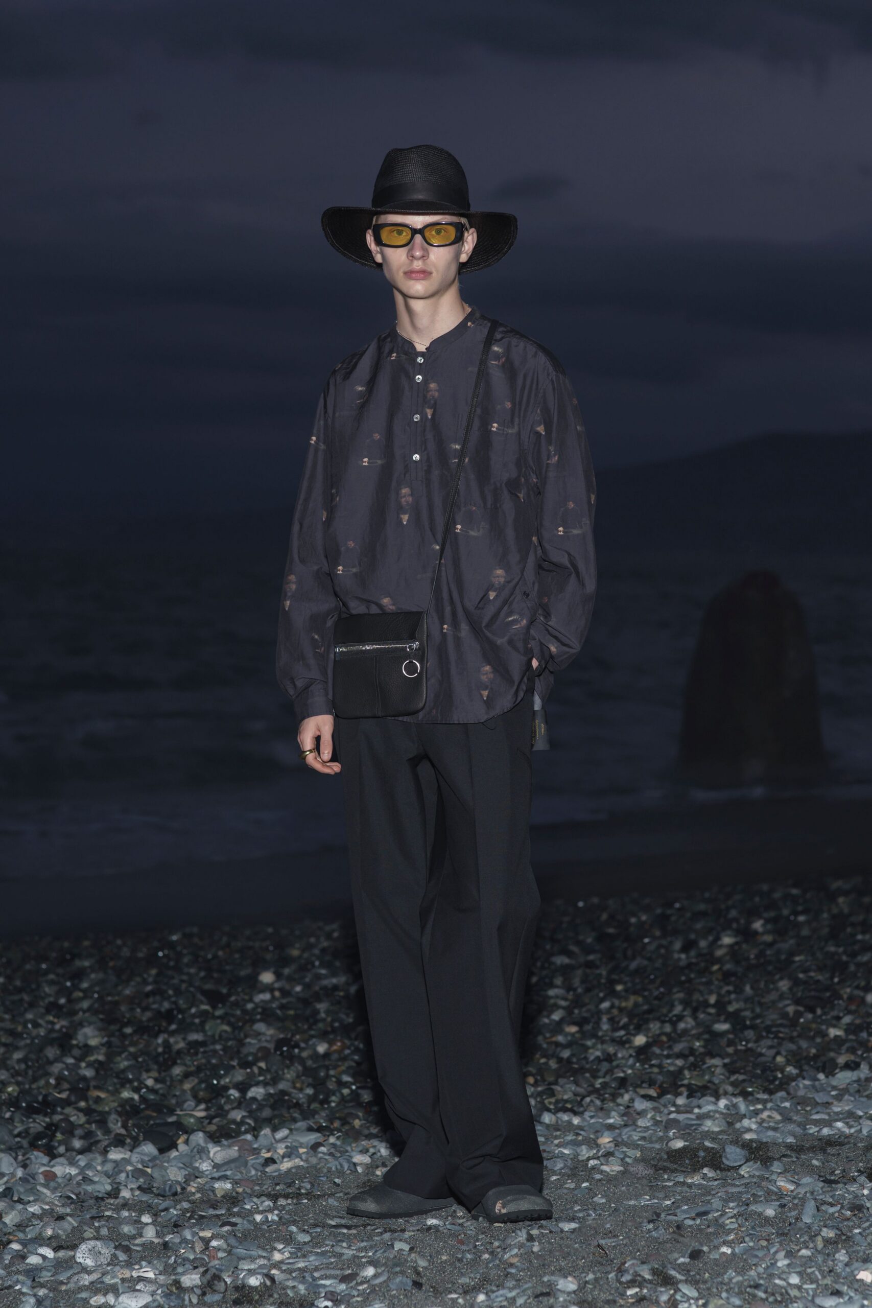 black cotton long-sleeve collared relaxed printed shirt