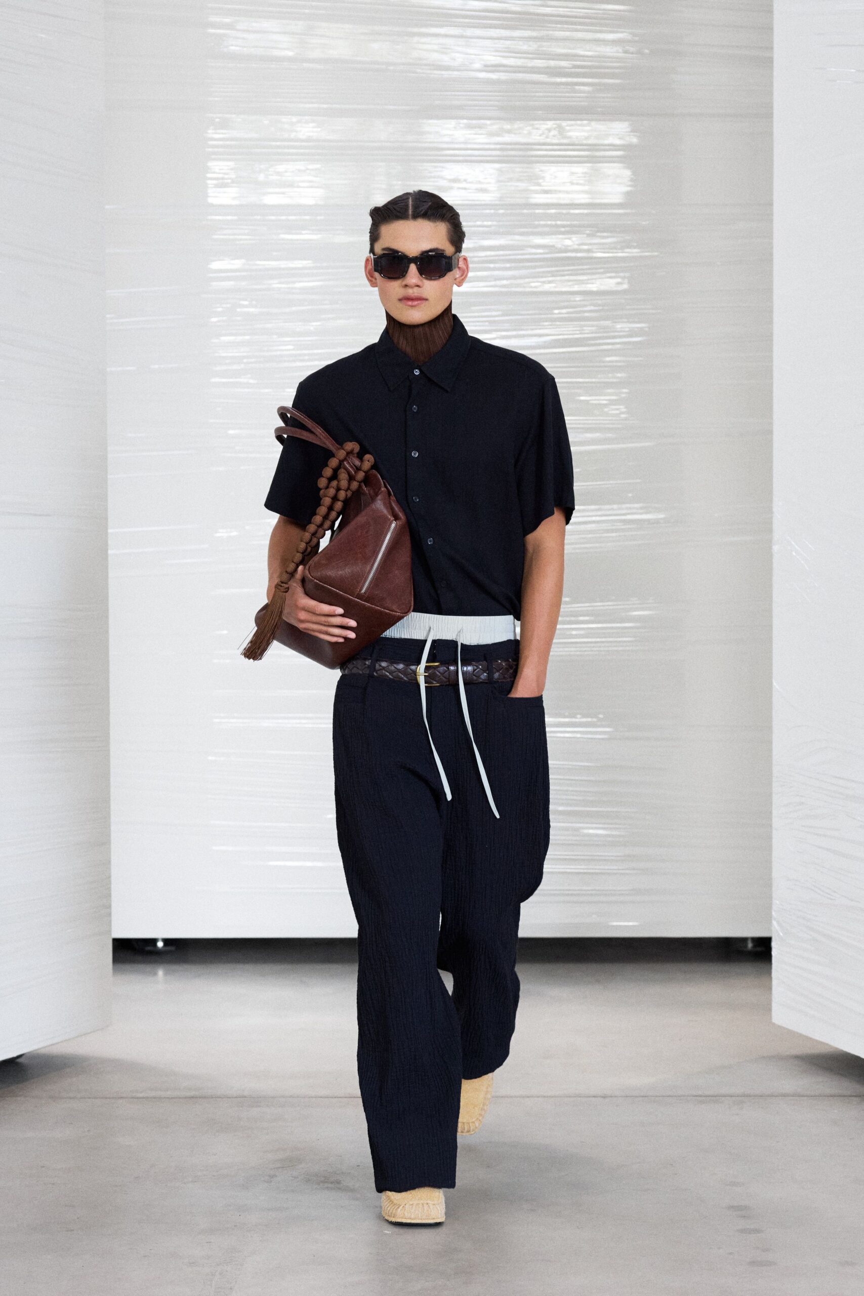 blue cotton relaxed pleated pants