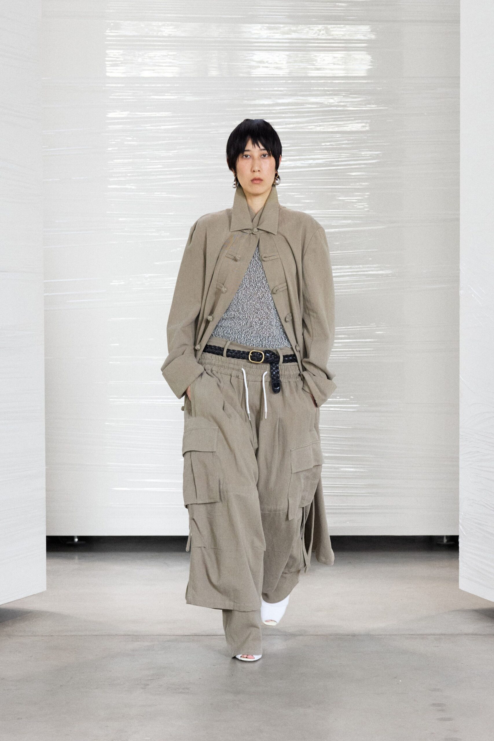 beige cotton long-sleeve collared relaxed buttoned pockets coat