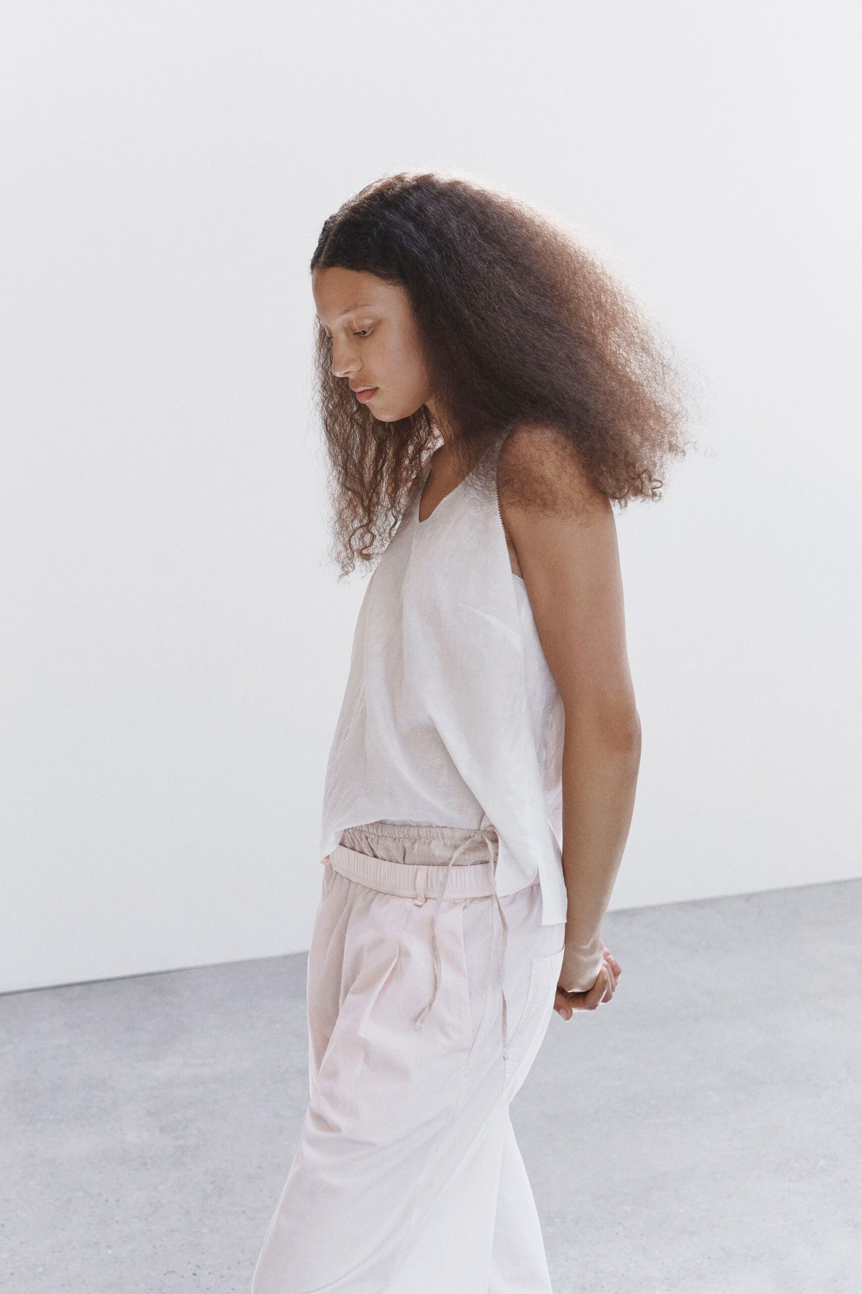pink cotton relaxed pleated pants
