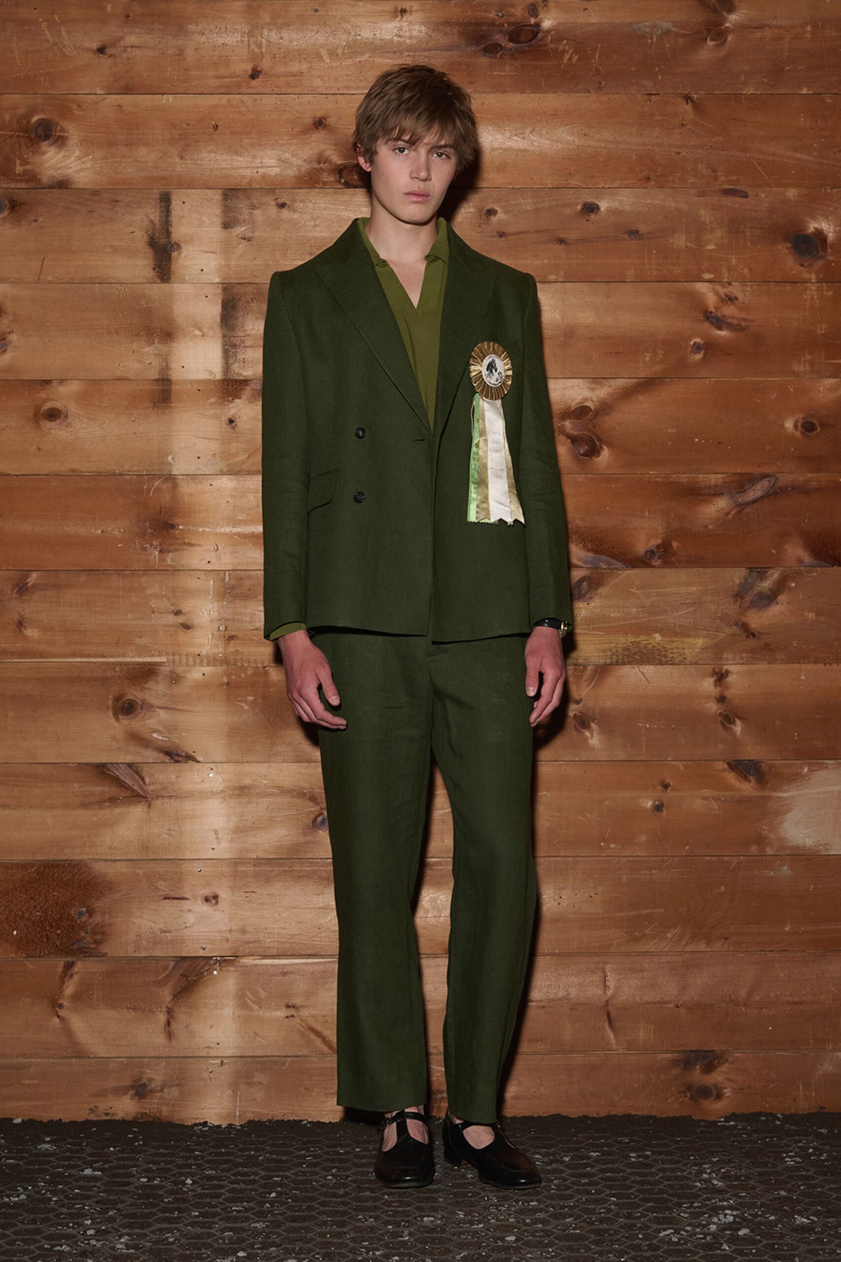 green linen tailored straight-leg pants