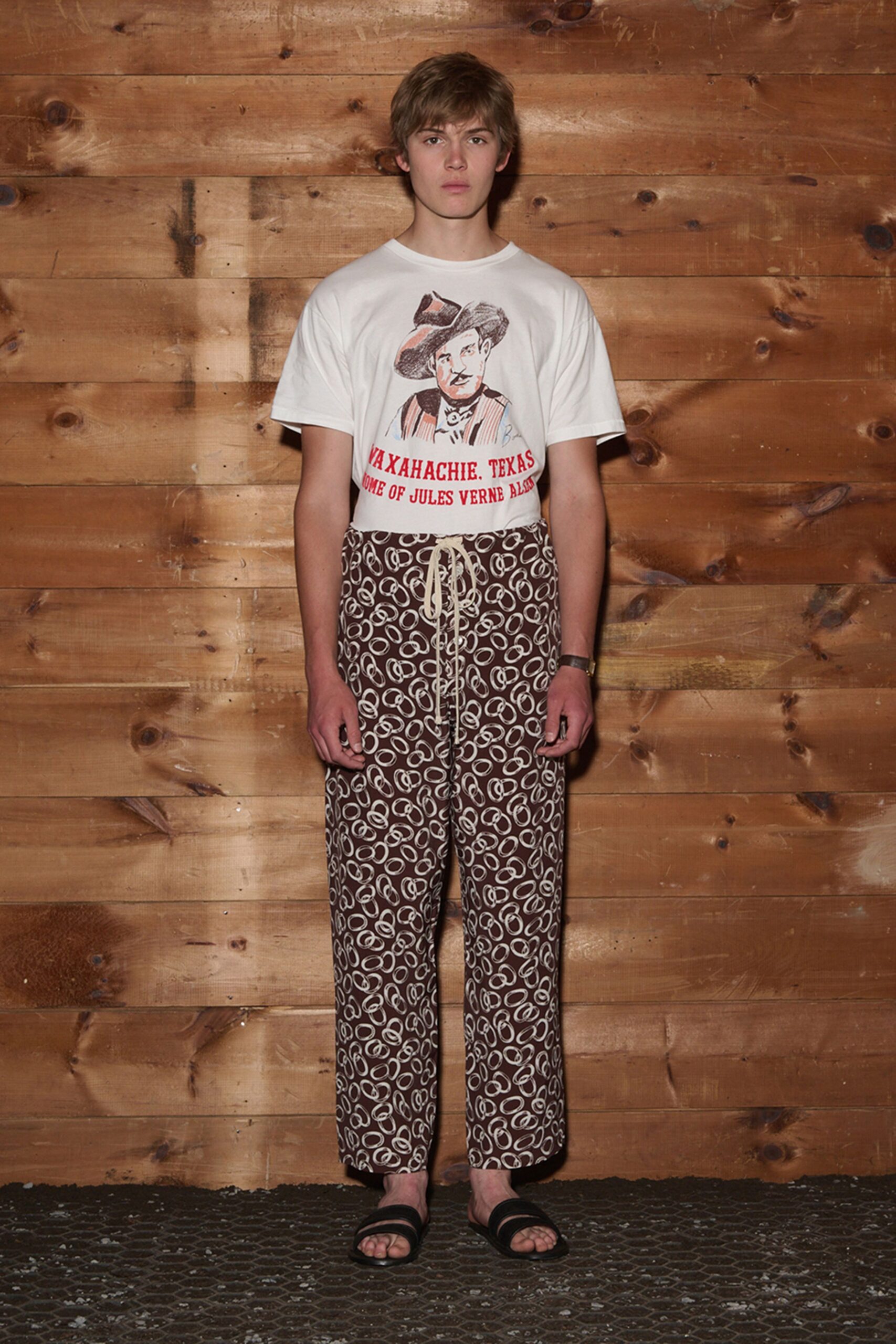 white cotton short-sleeve relaxed printed t-shirt