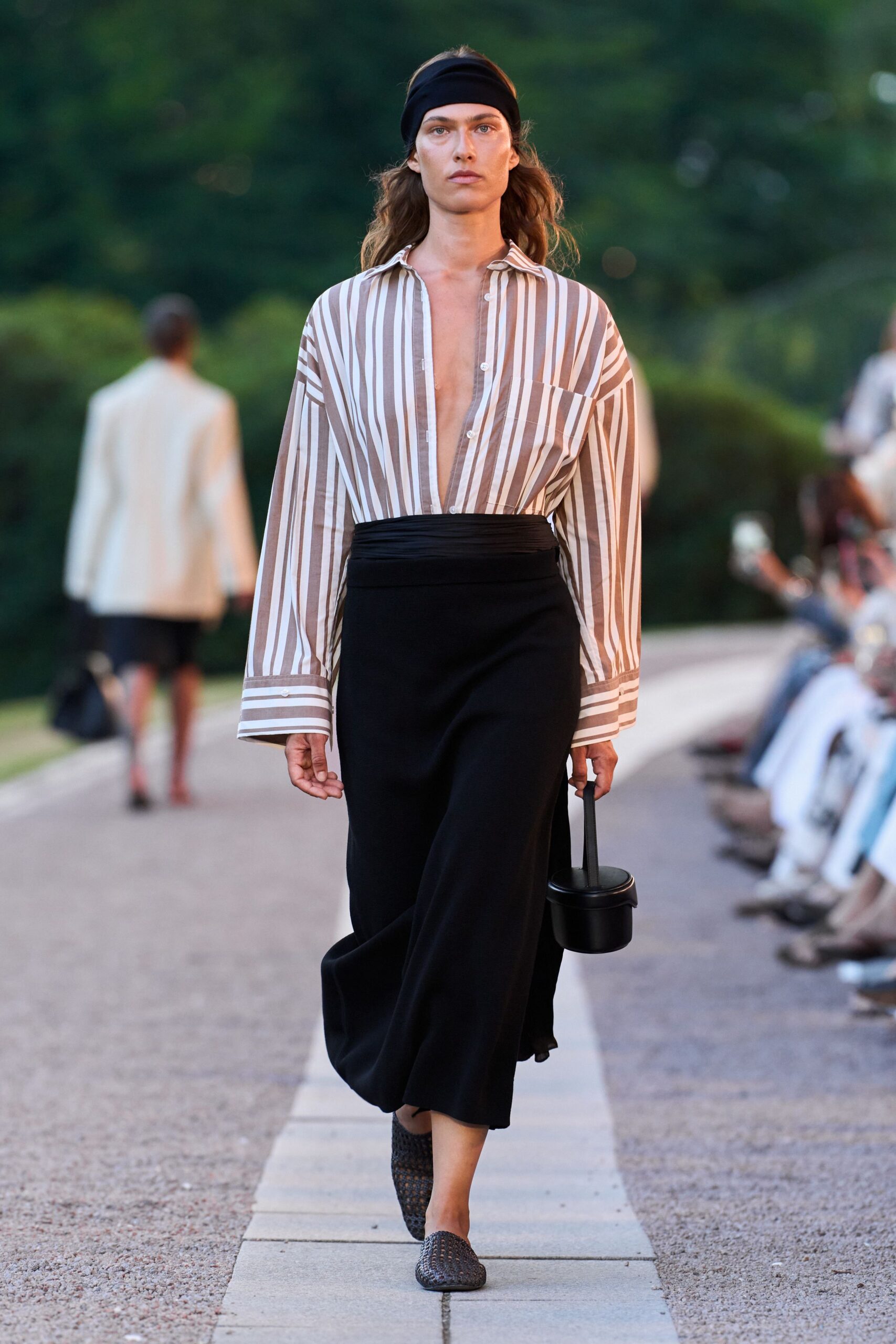 white cotton long-sleeve collared relaxed striped shirt