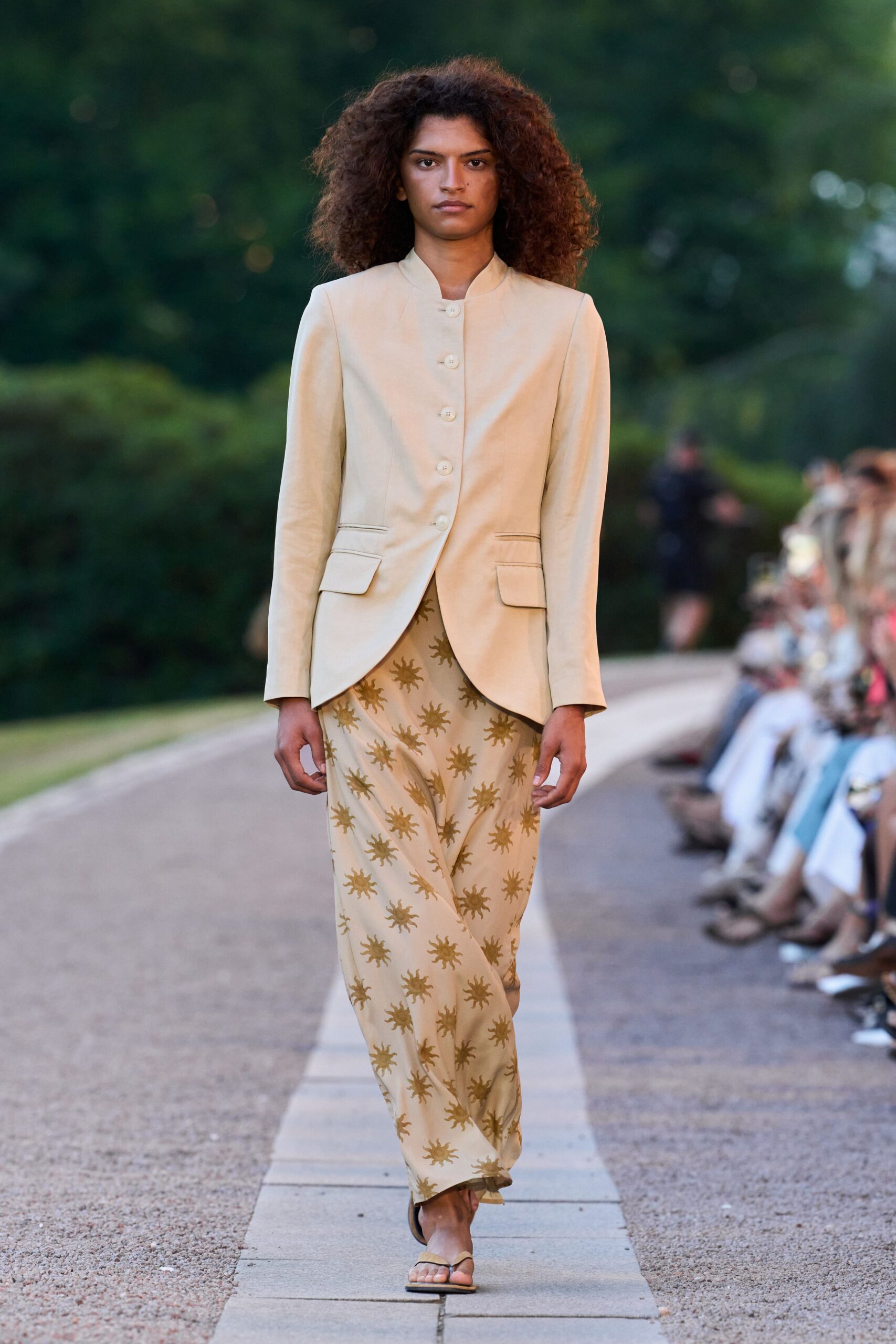 beige cotton long-sleeve collared structured buttoned blazer