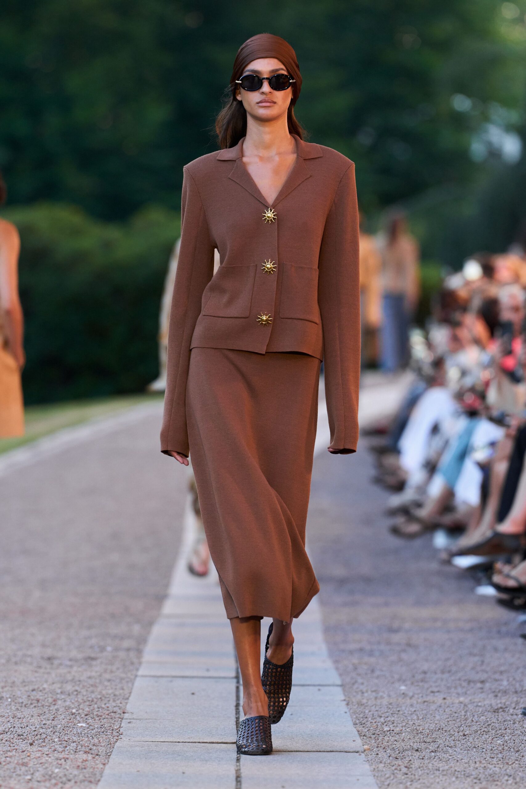 brown cotton long-sleeve collared structured buttoned blazer