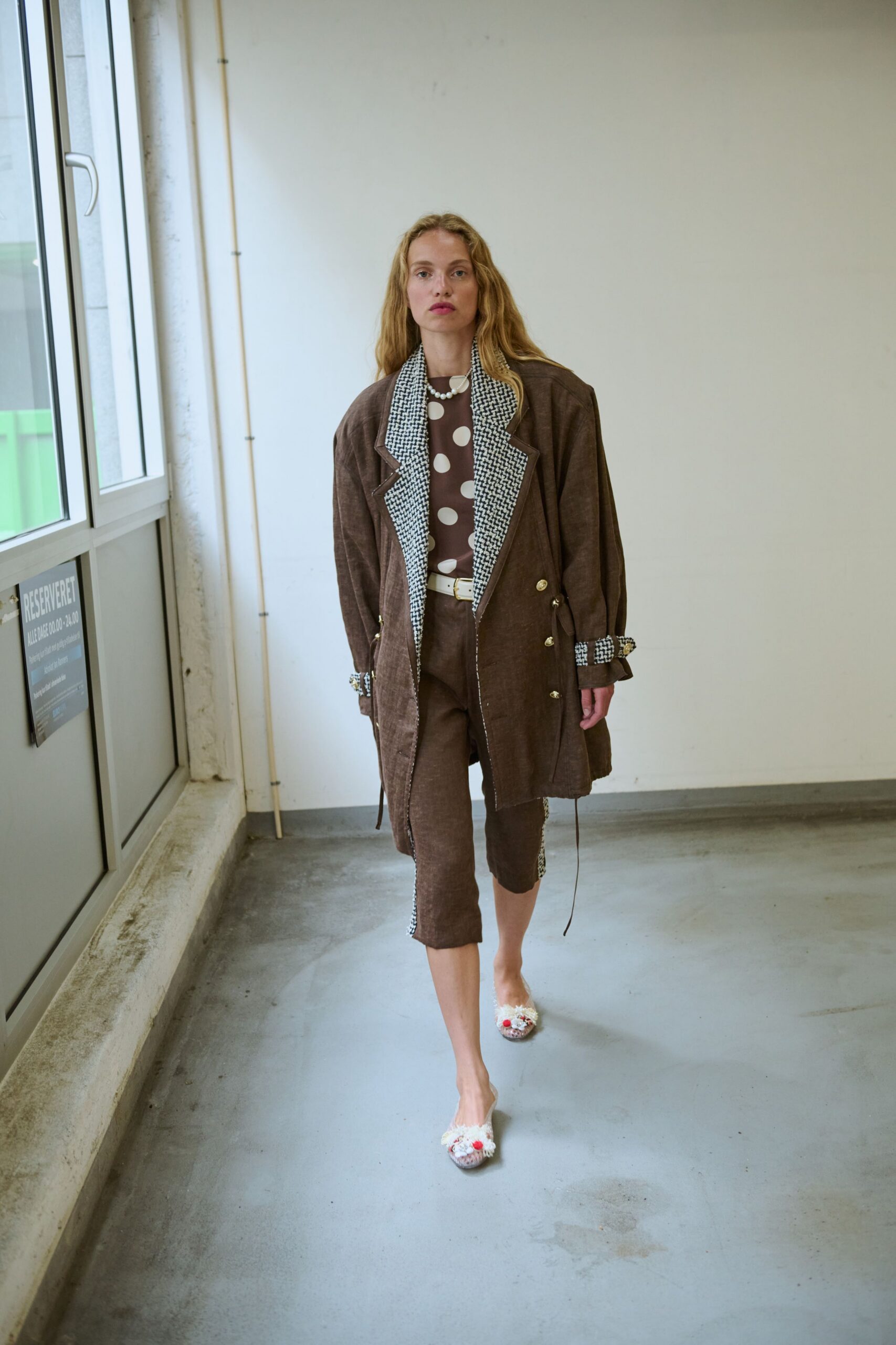 brown cotton long-sleeve collared oversized buttoned coat