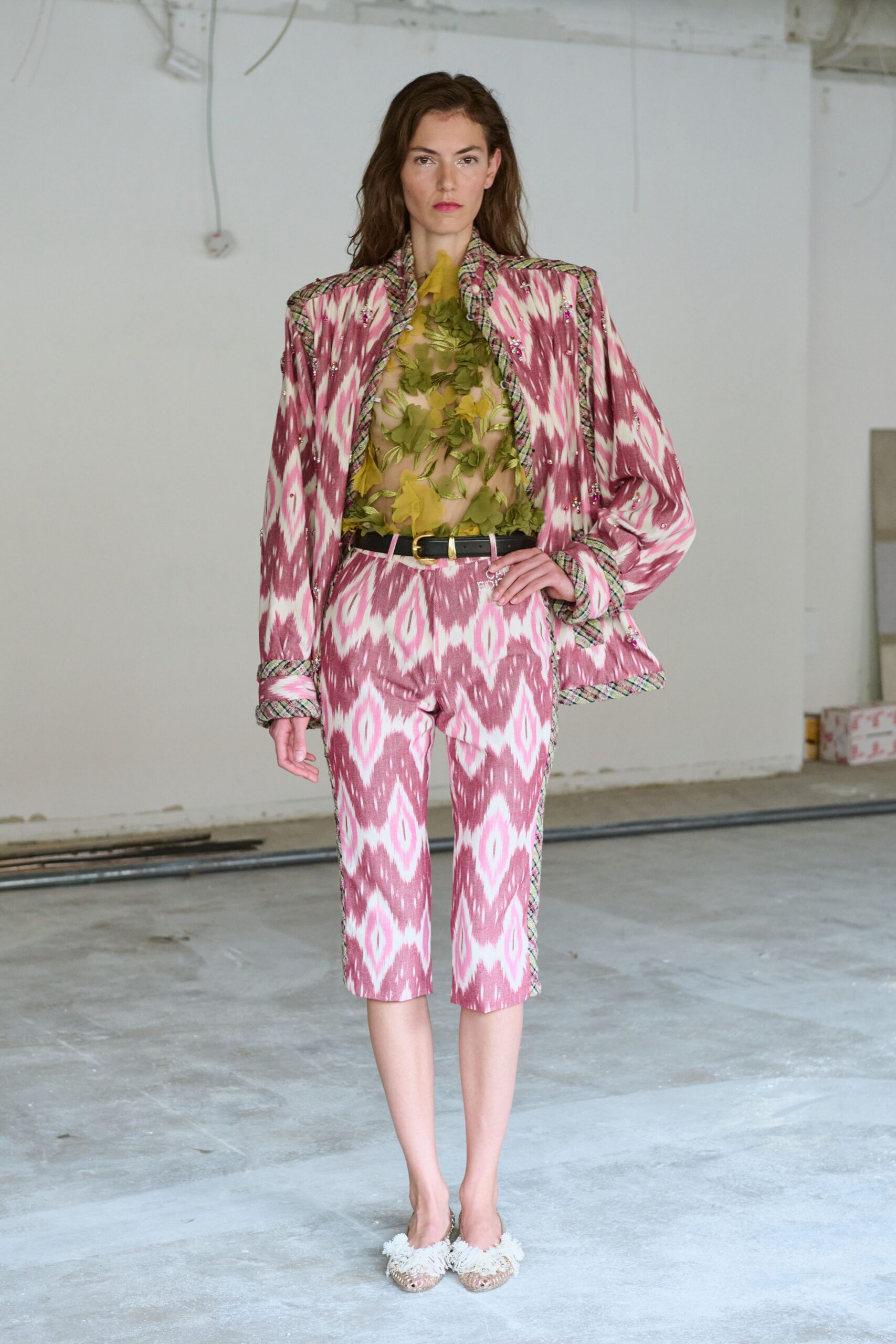 pink long-sleeve collared relaxed printed layered jacket