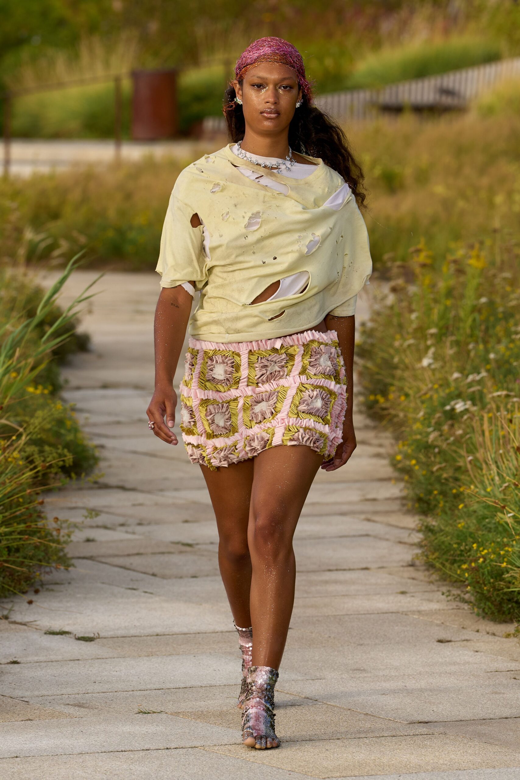 pink cotton fitted pleated mini skirt