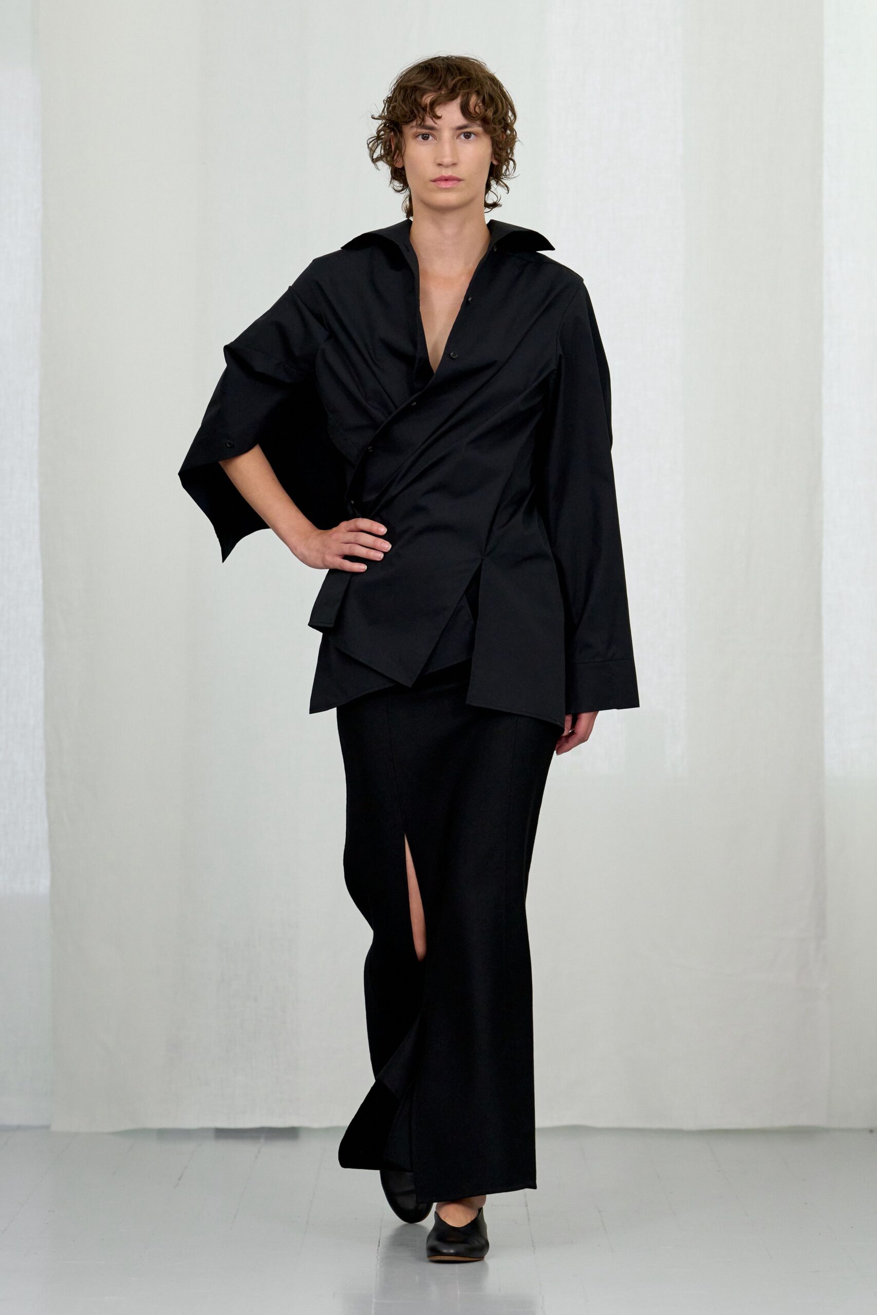 black cotton slit fitted high-waisted straight-leg midi skirt