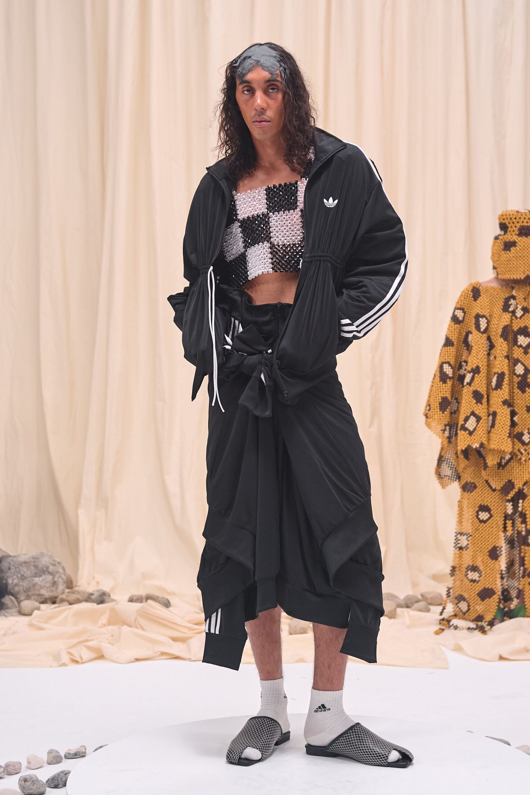 black cotton relaxed pleated pants
