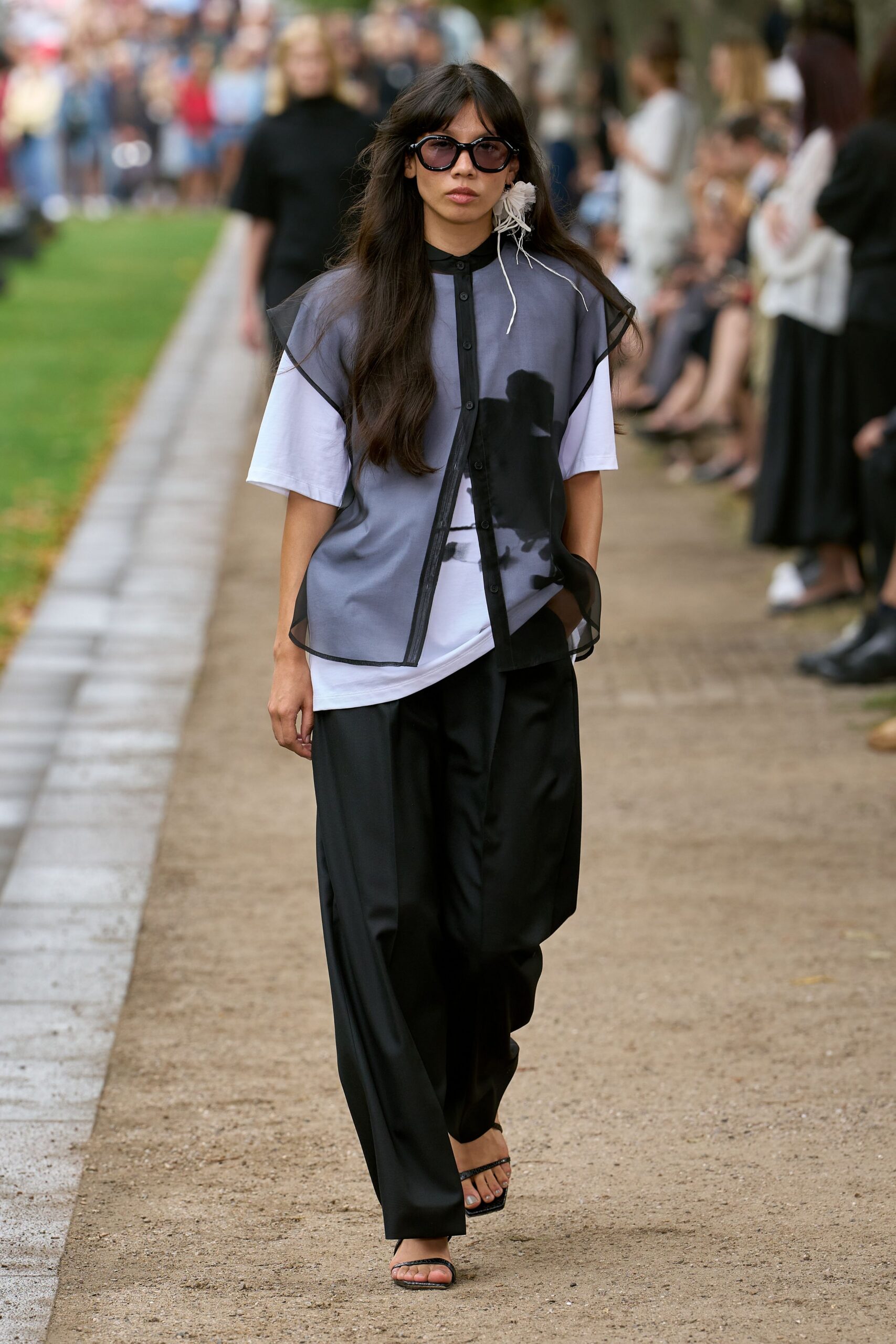 black cotton short-sleeve collared relaxed printed shirt