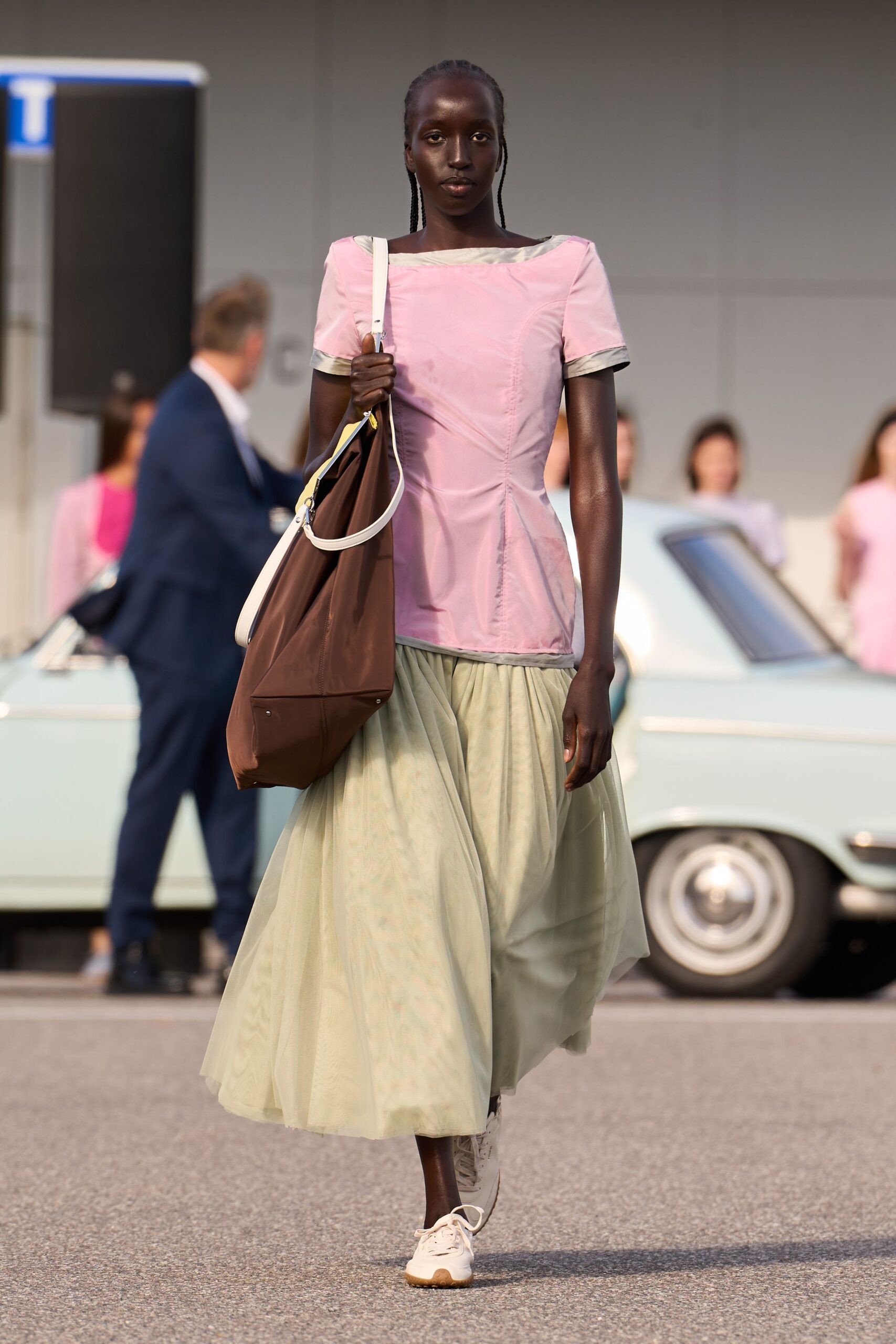pink cotton short-sleeve collared fitted pleated top