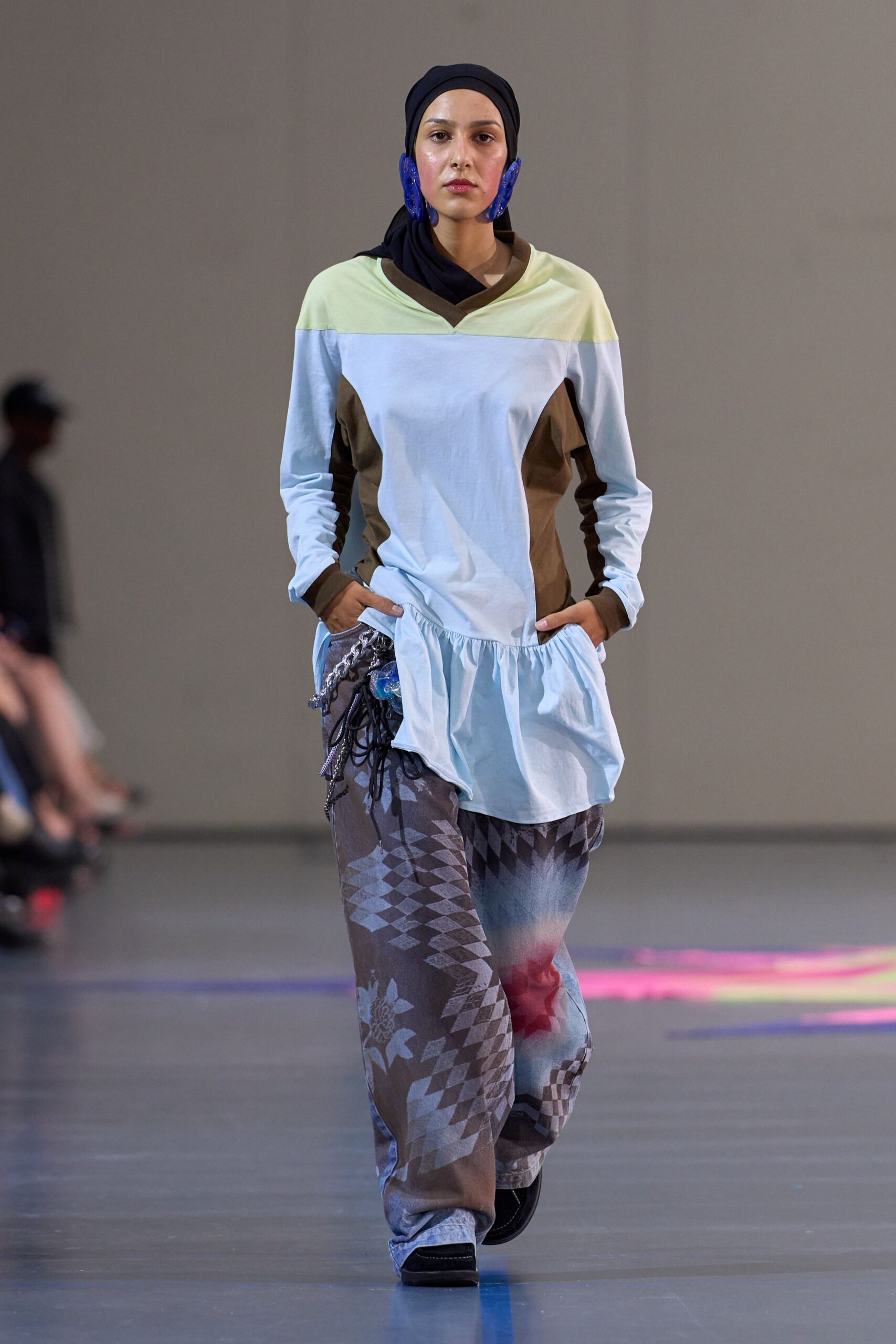 gray relaxed printed pants