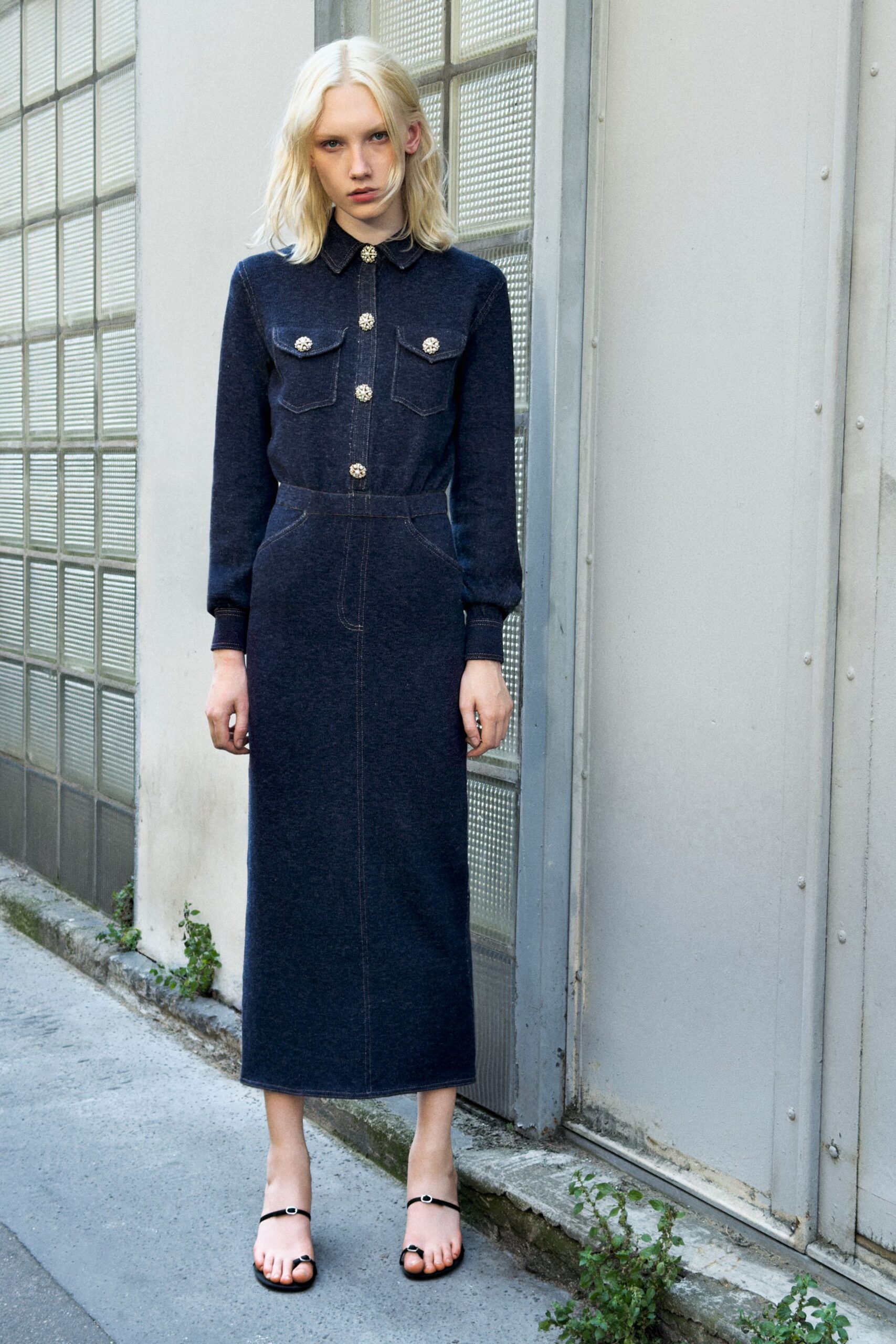 blue denim long-sleeve collared fitted buttoned pockets dress