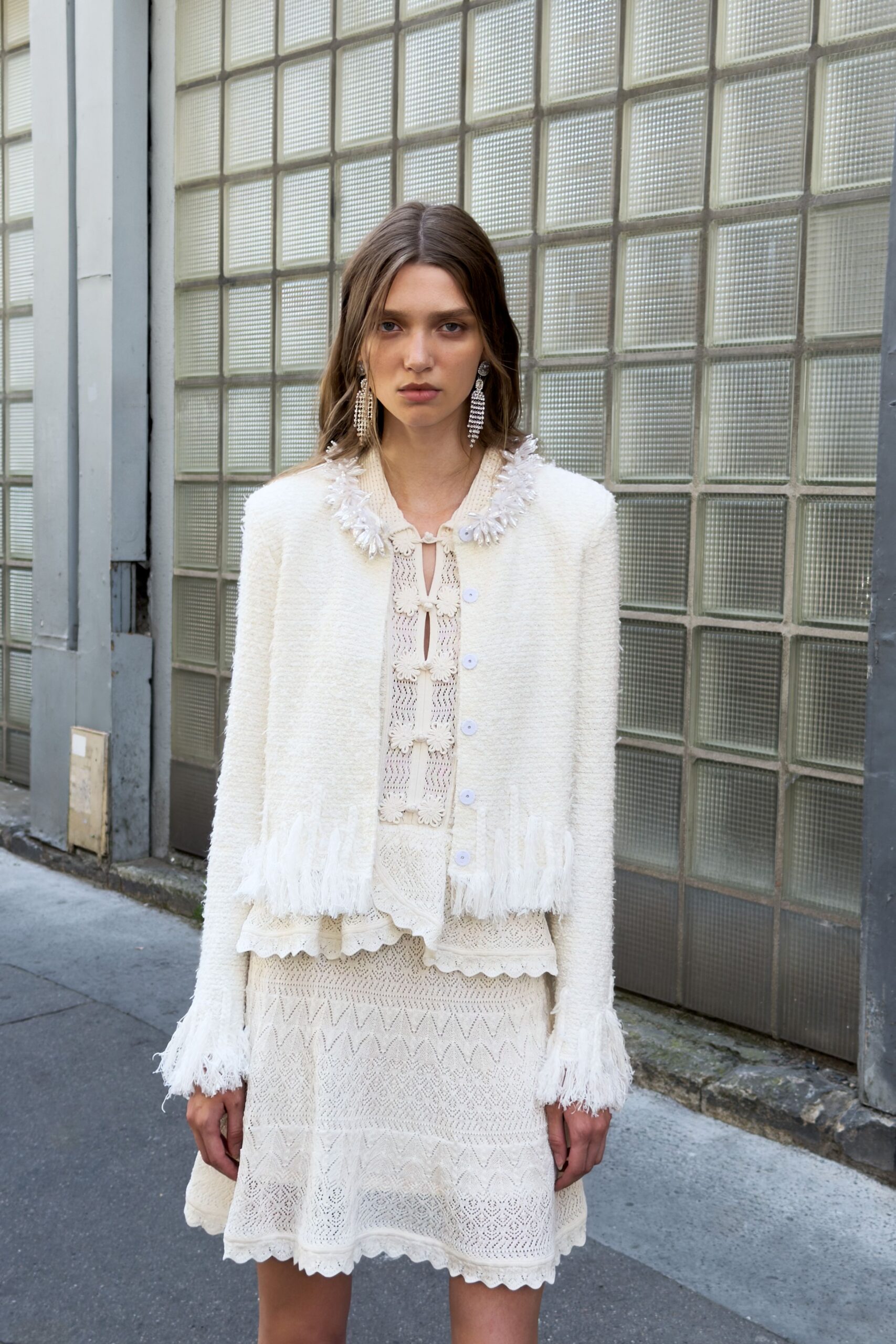 white cotton long-sleeve collared fitted fringed jacket