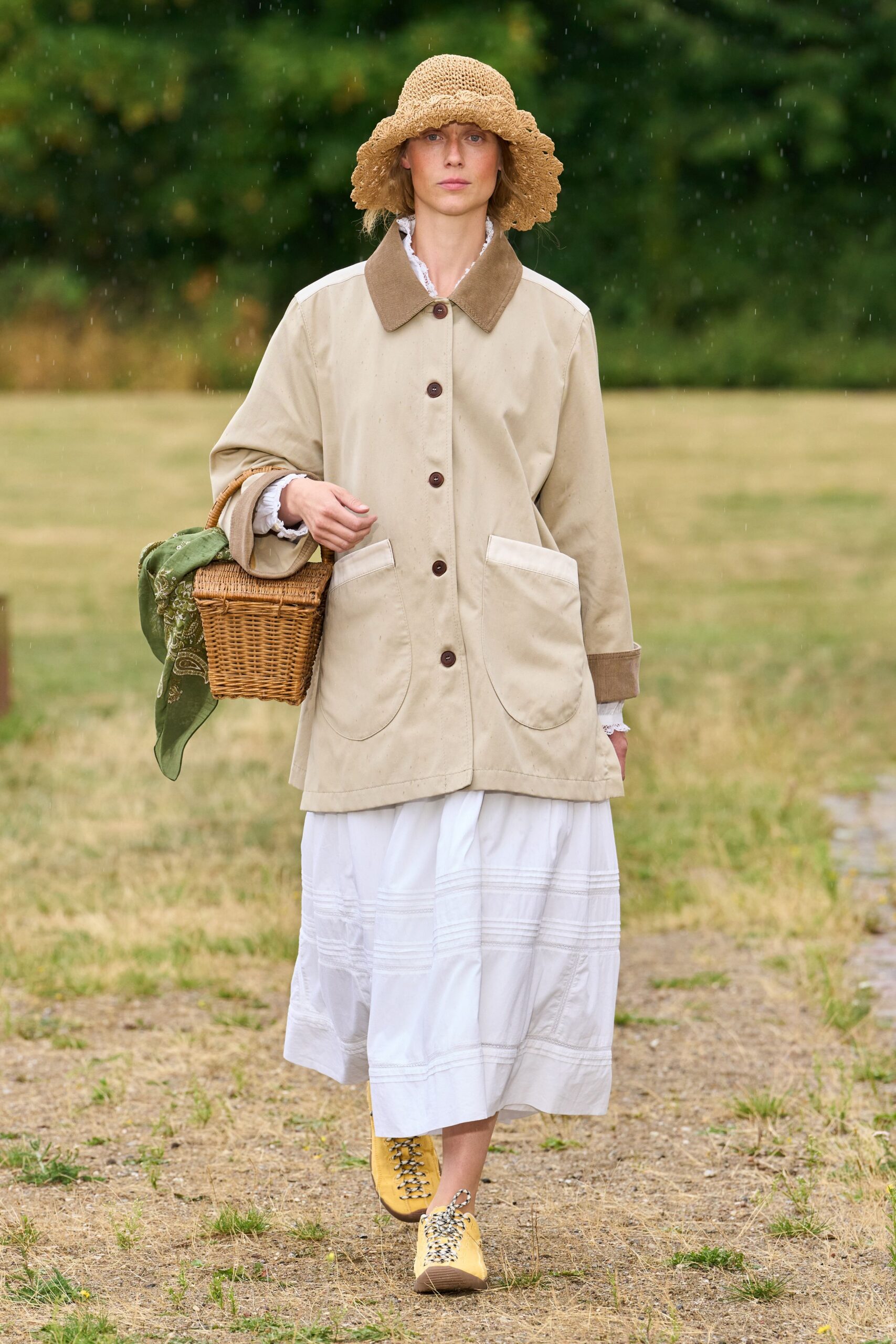 beige cotton long-sleeve collared relaxed buttoned pockets coat