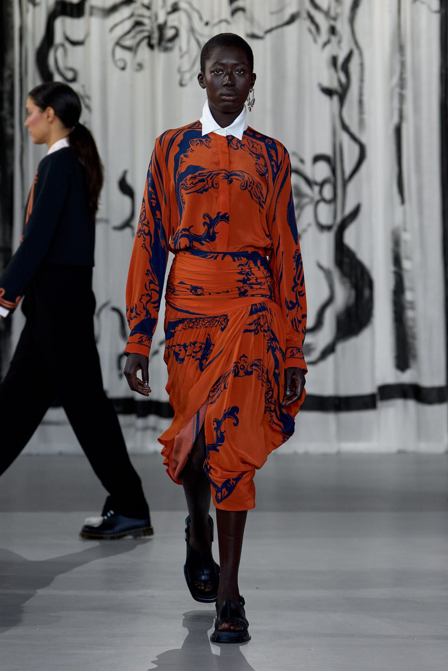 orange long-sleeve collared fitted pleated printed midi dress