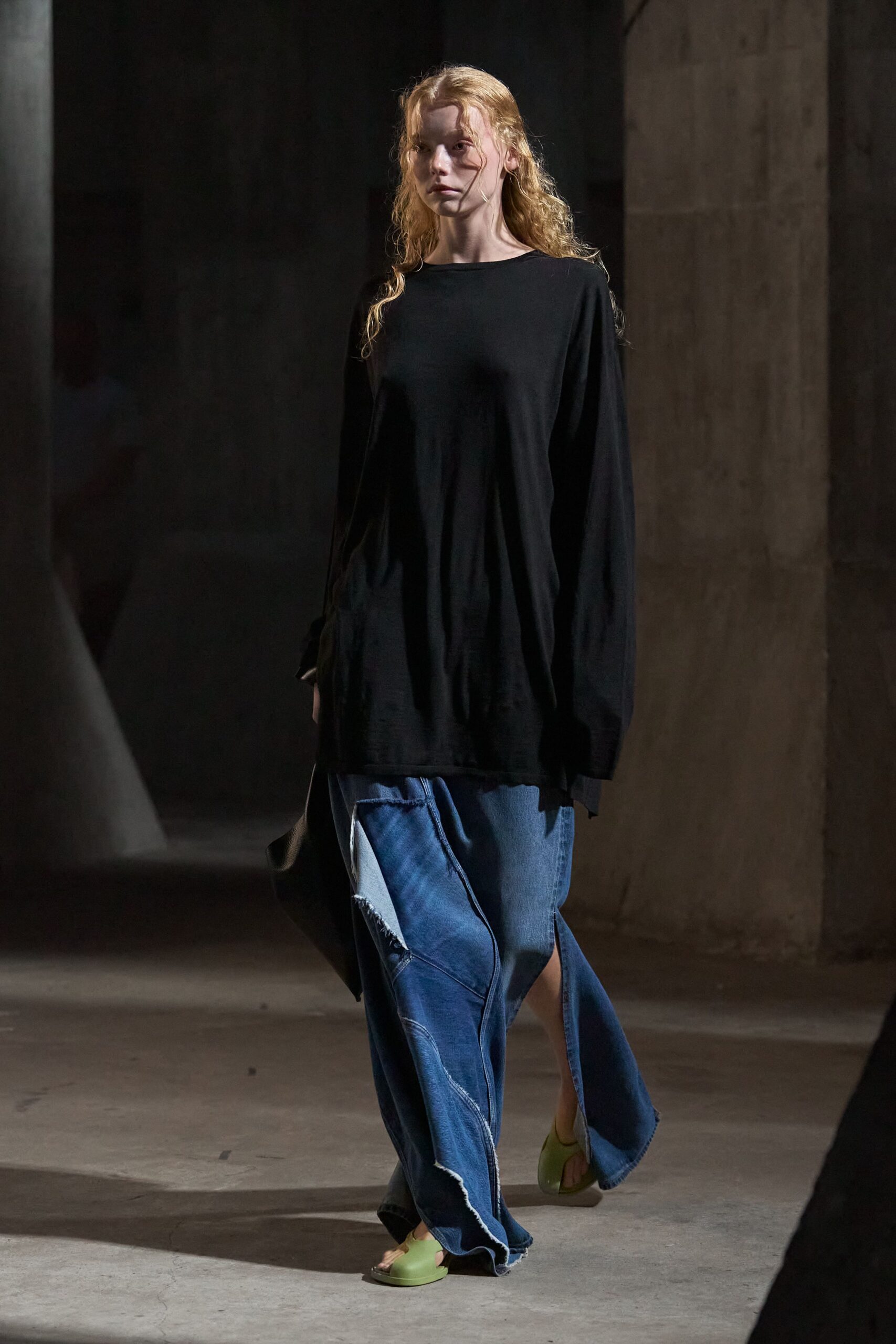 black cotton long-sleeve oversized top
