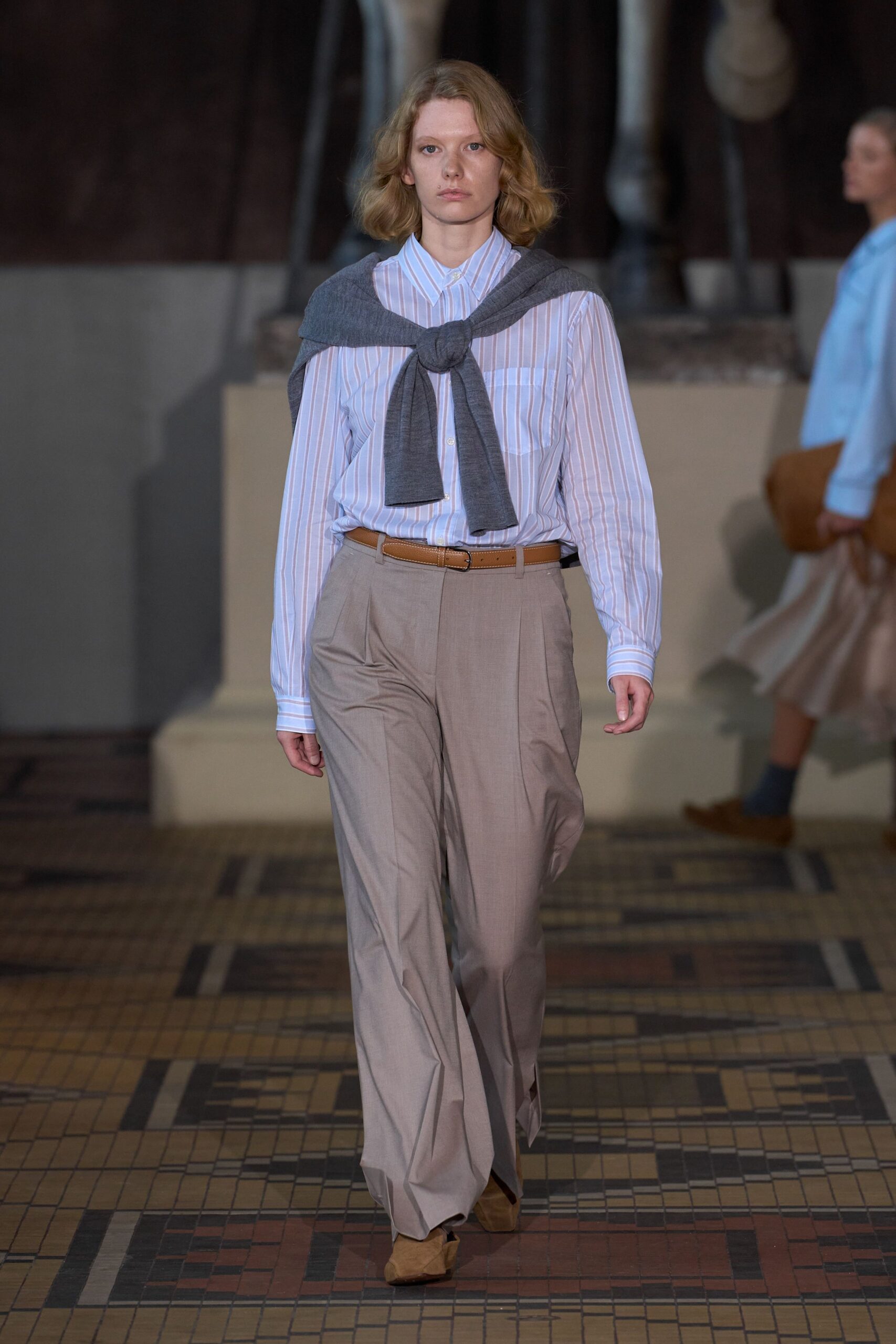 white cotton long-sleeve collared relaxed striped shirt