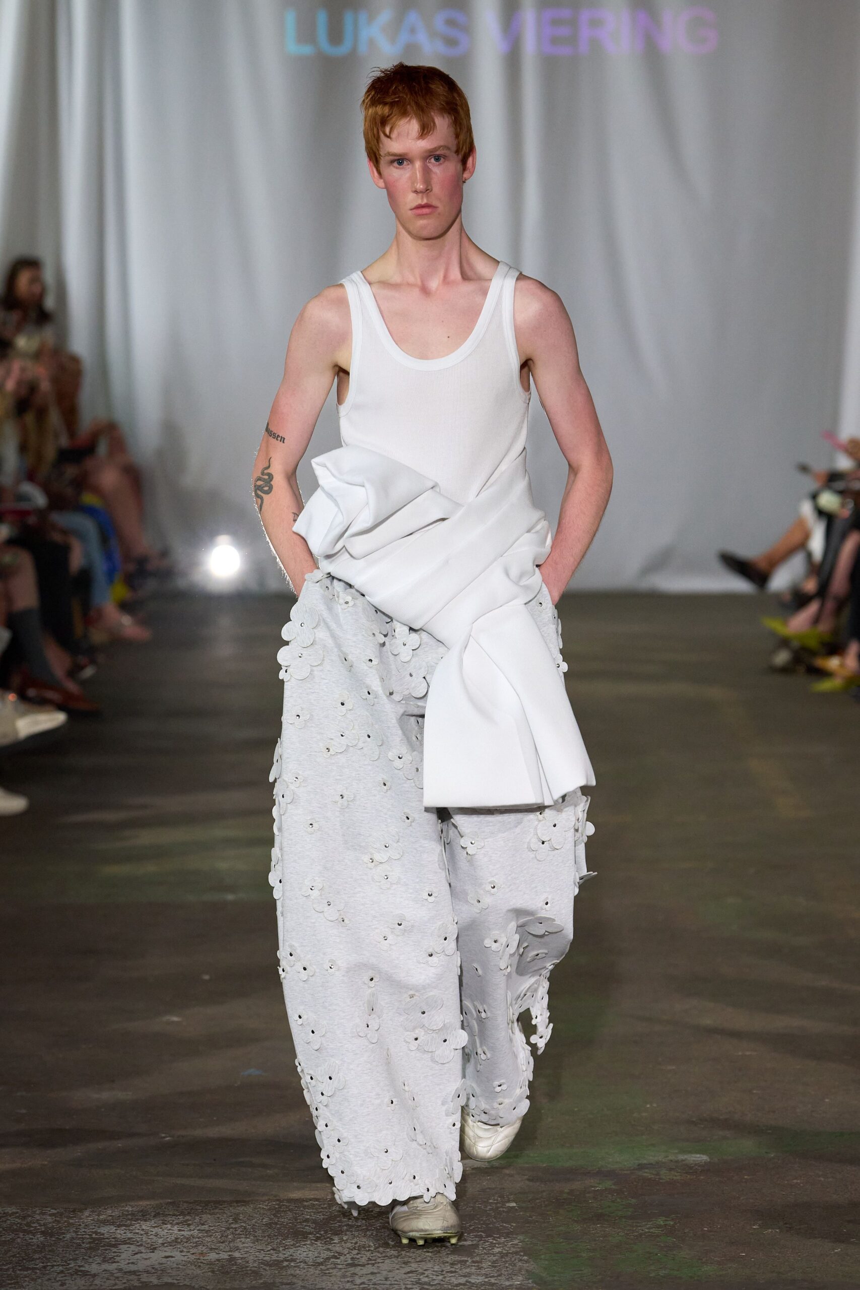 white cotton relaxed pleated pants