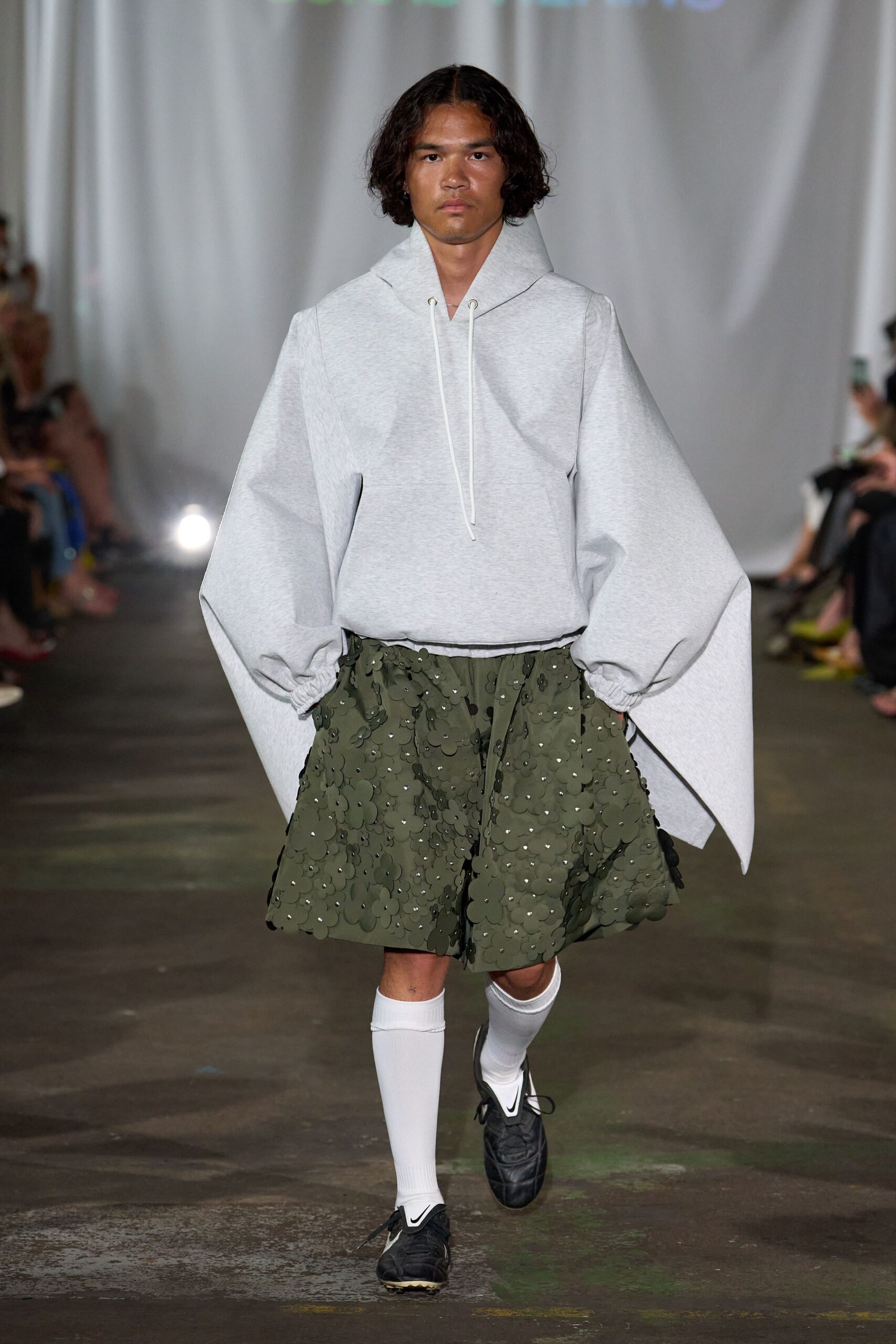 green cotton relaxed pleated skirt