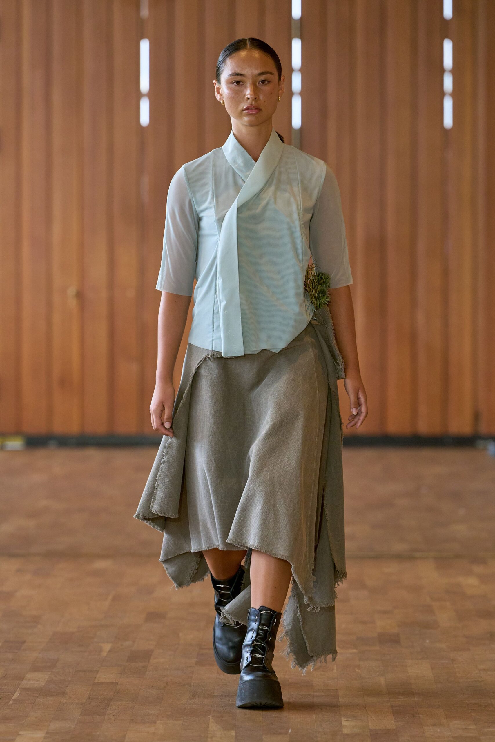 blue cotton long-sleeve collared relaxed layered top