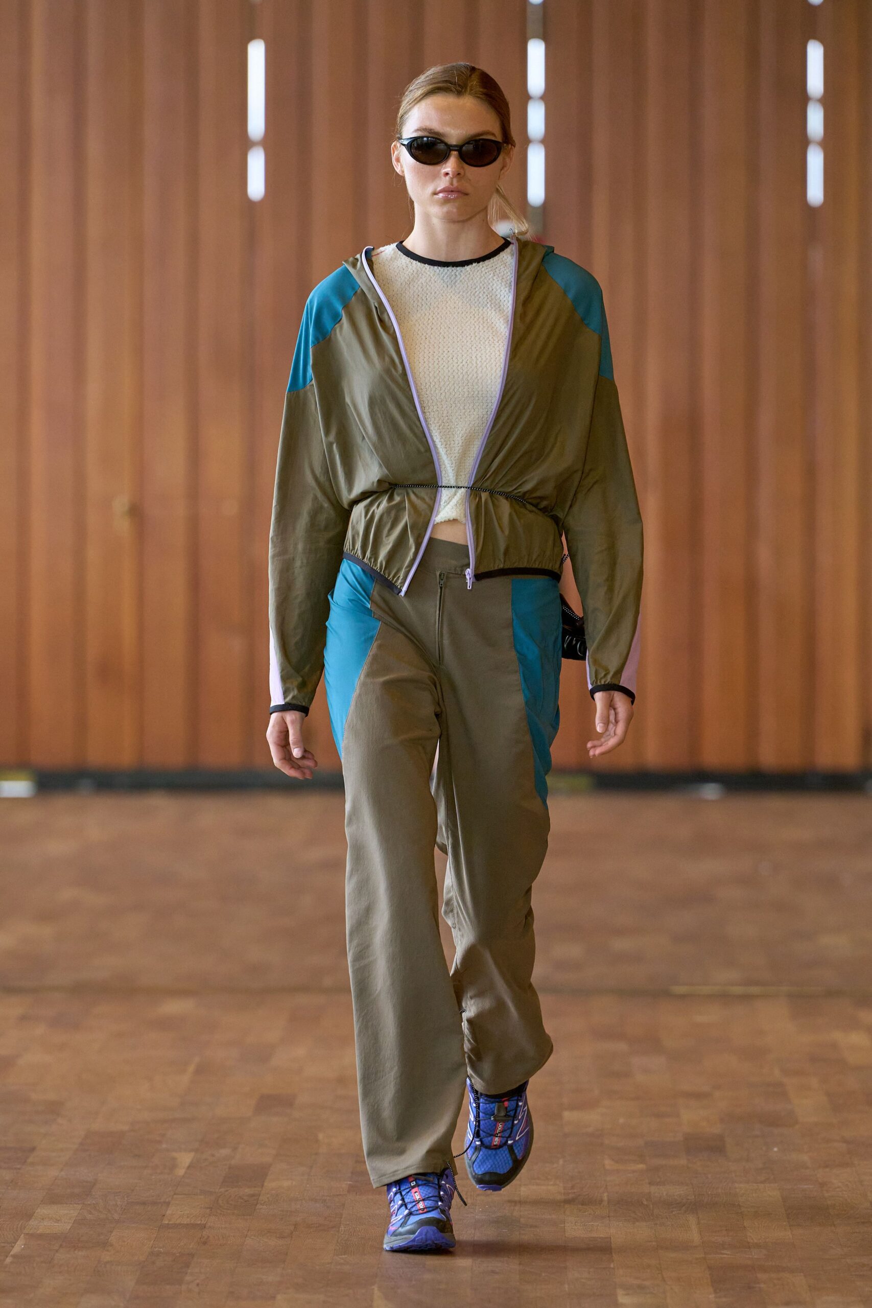 green cotton long-sleeve hooded relaxed zippered jacket