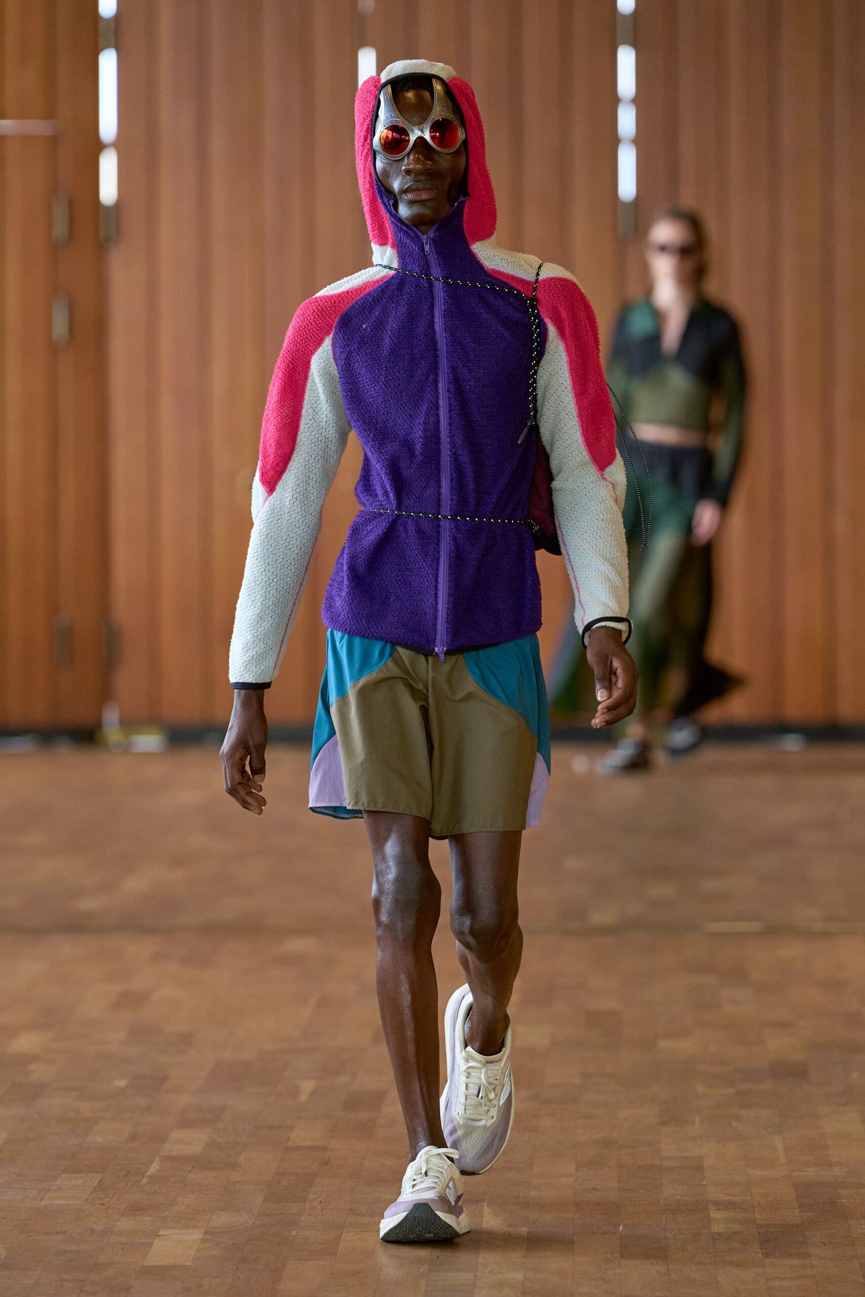 color-blocked fitted jacket with shorts