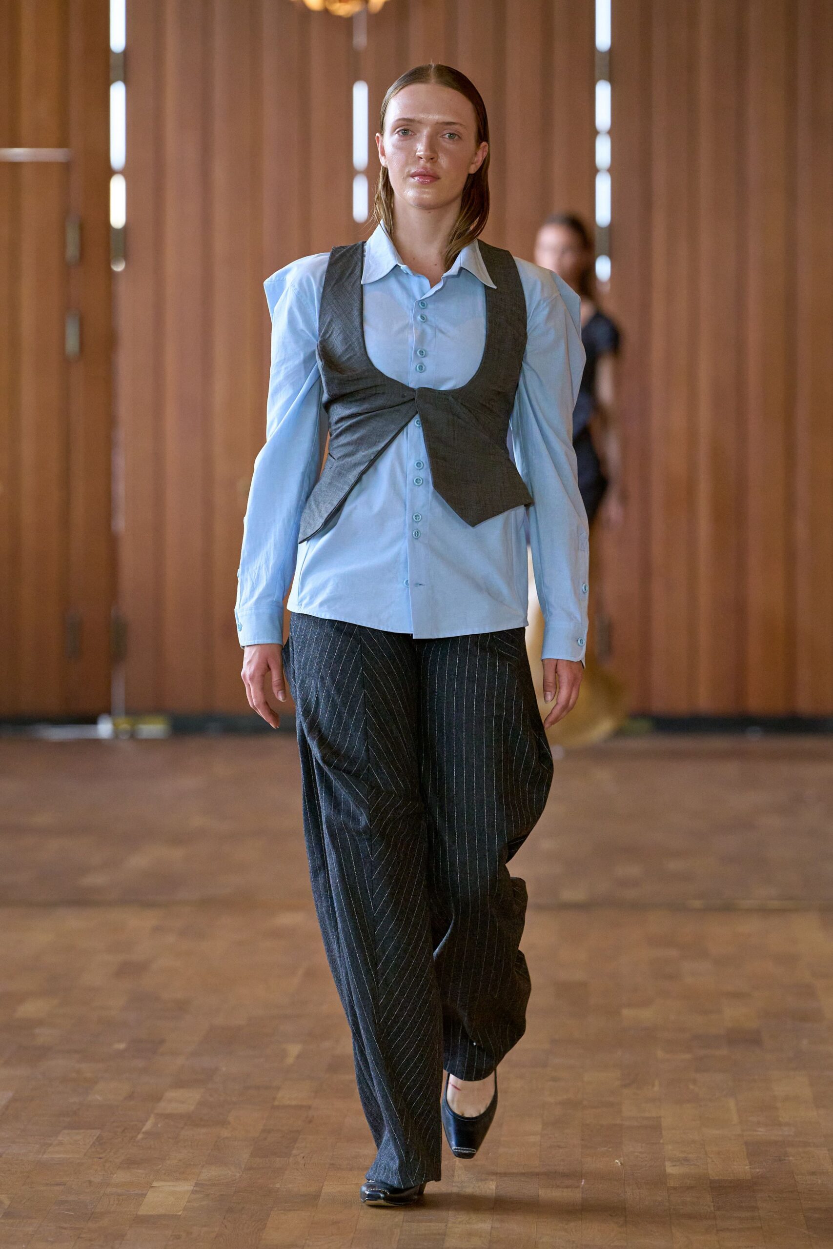blue cotton long-sleeve collared relaxed shirt