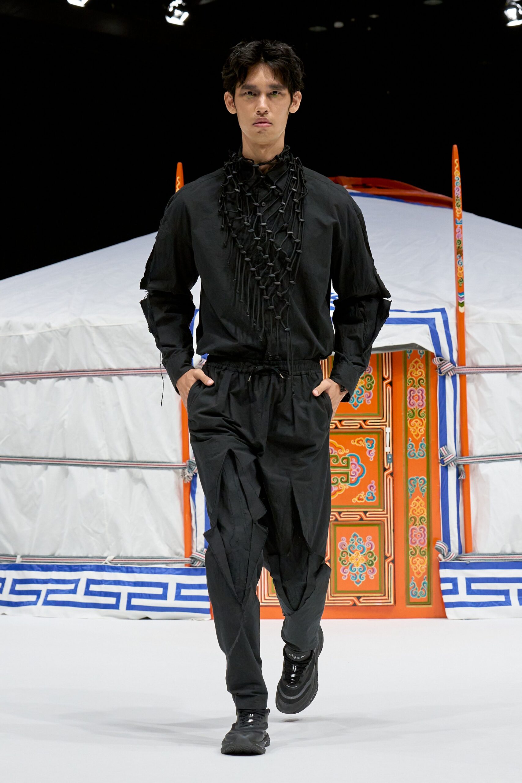 black unknown collared long-sleeve relaxed buttoned embellished shirt
