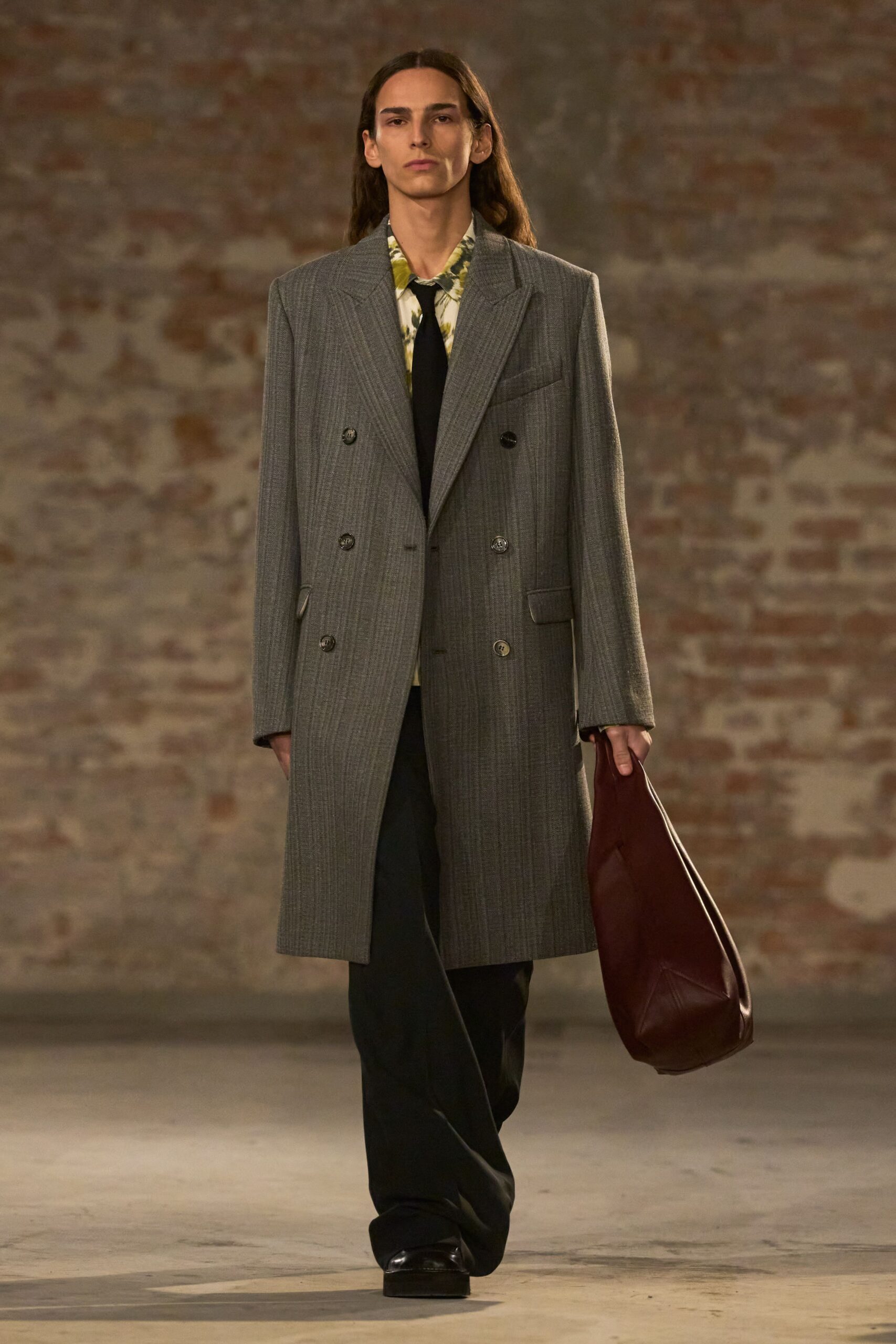gray wool long-sleeve collared tailored buttoned herringbone coat