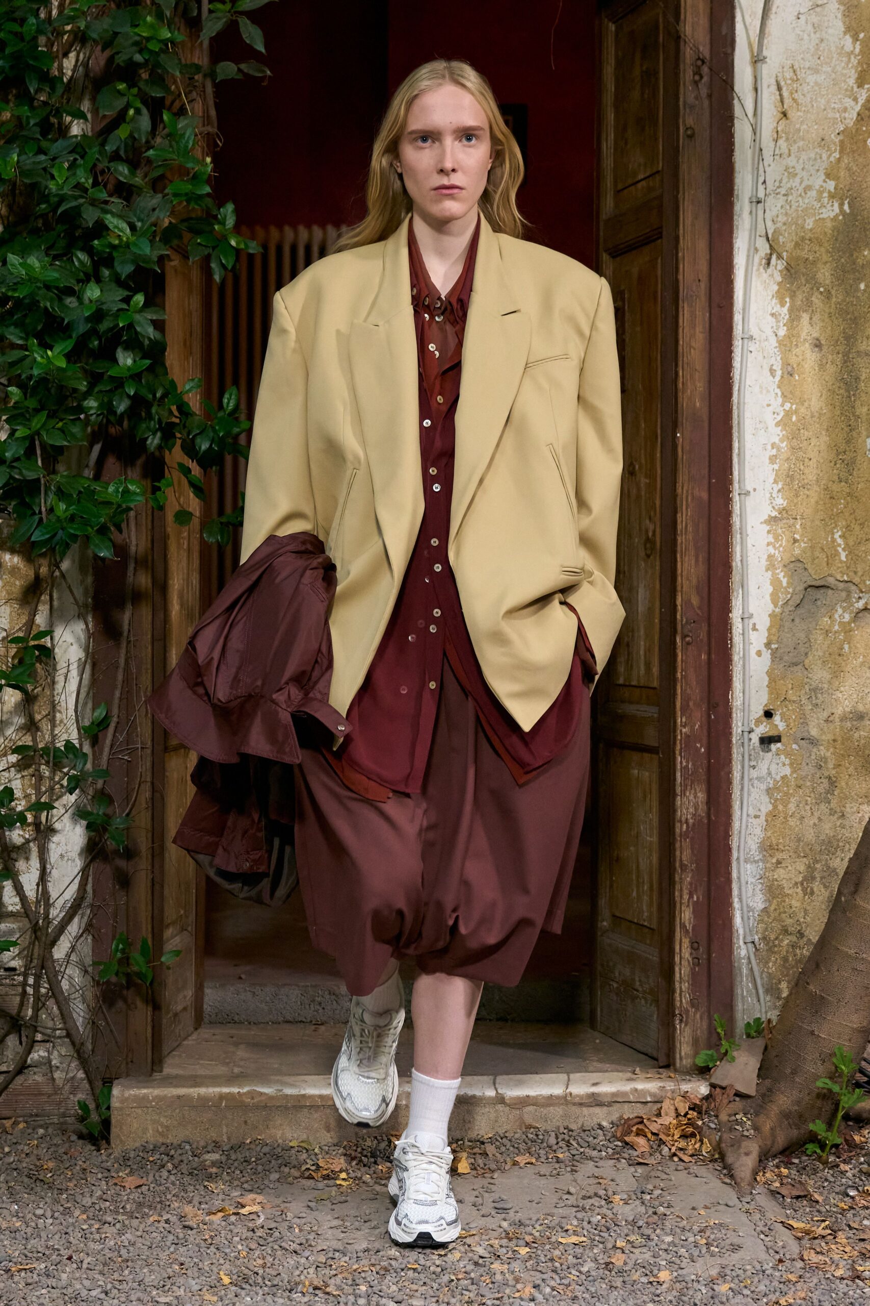 oversized beige blazer