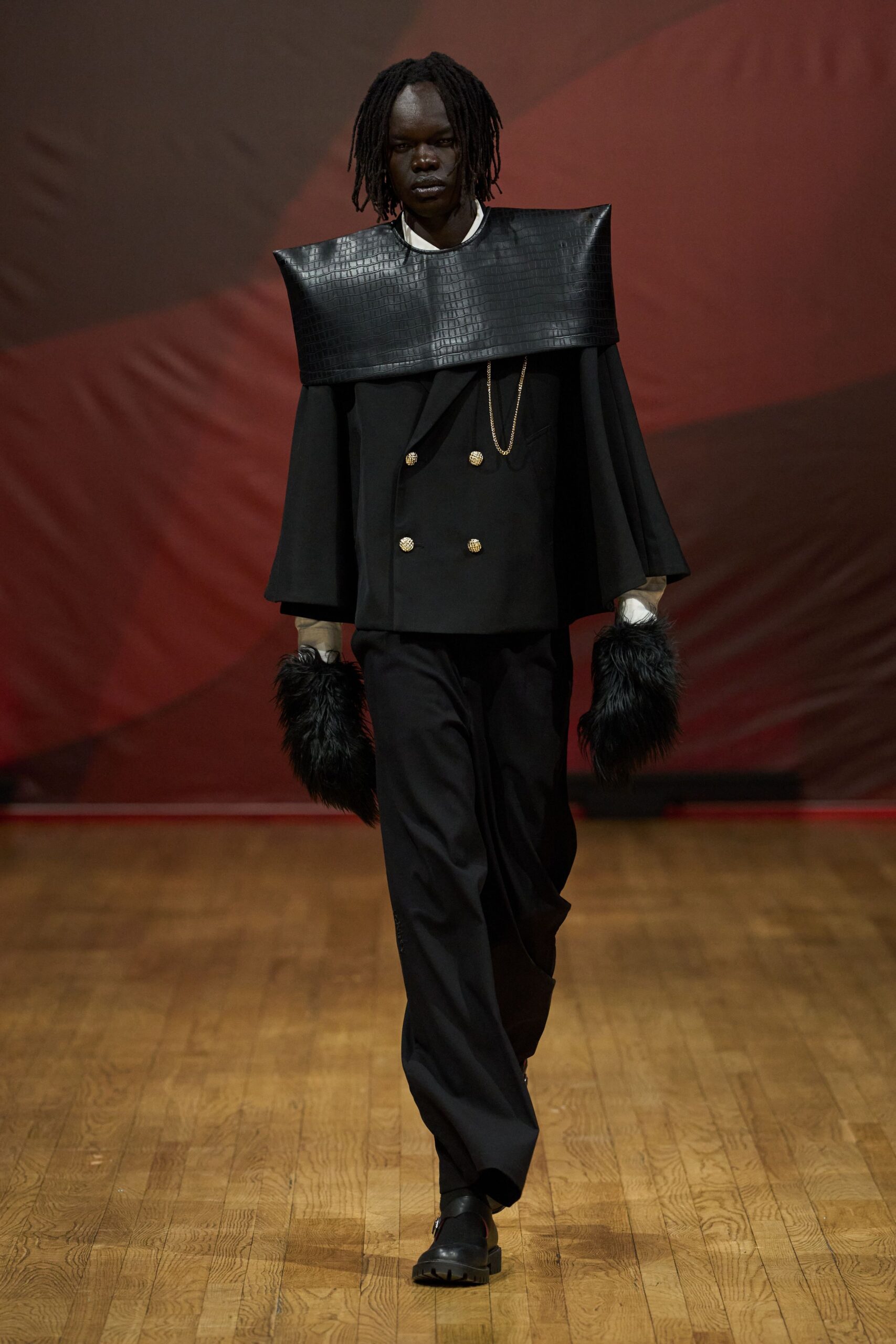 croc-effect leather shoulder cape