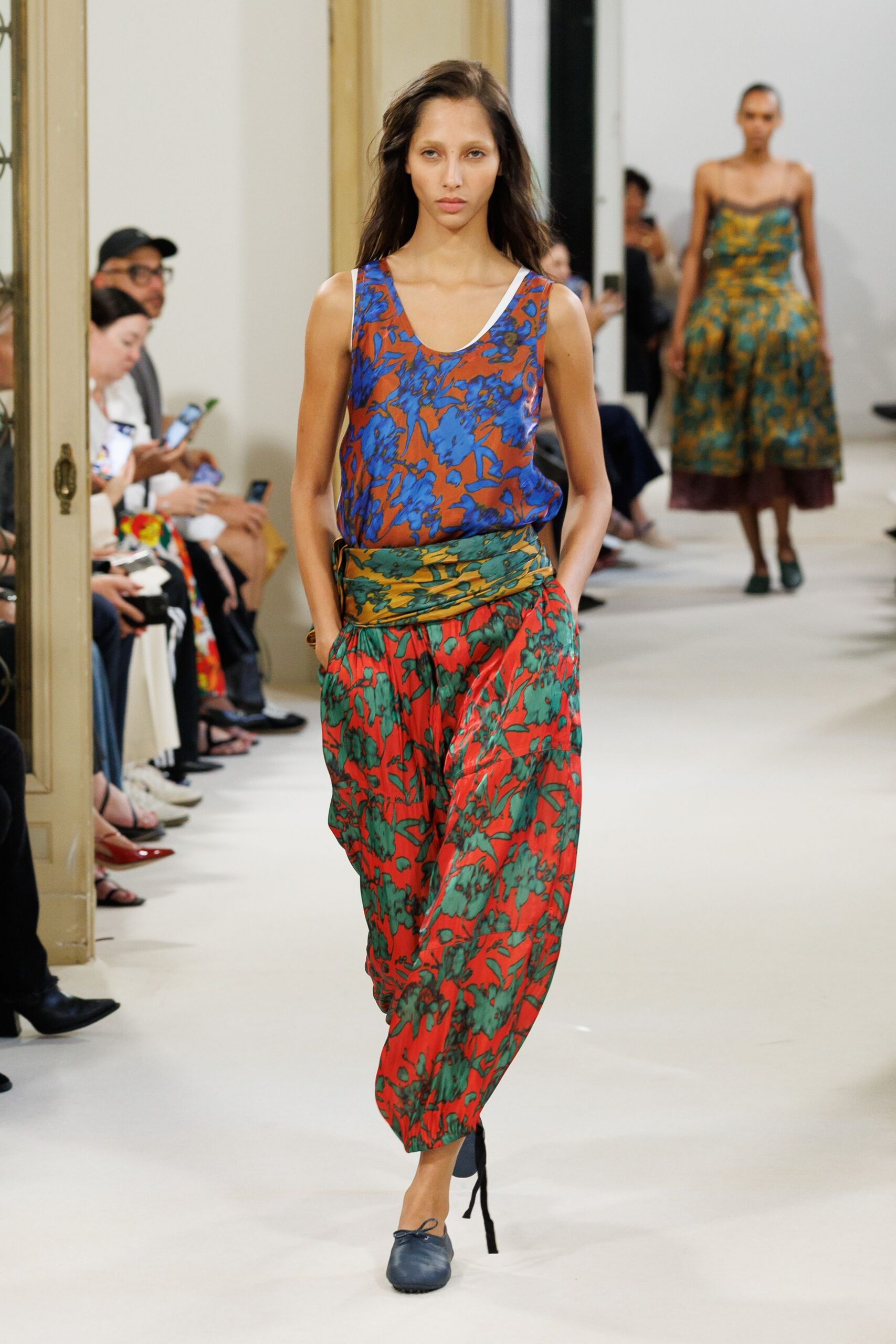 blue satin sleeveless scoop-neck floral printed shiny top
