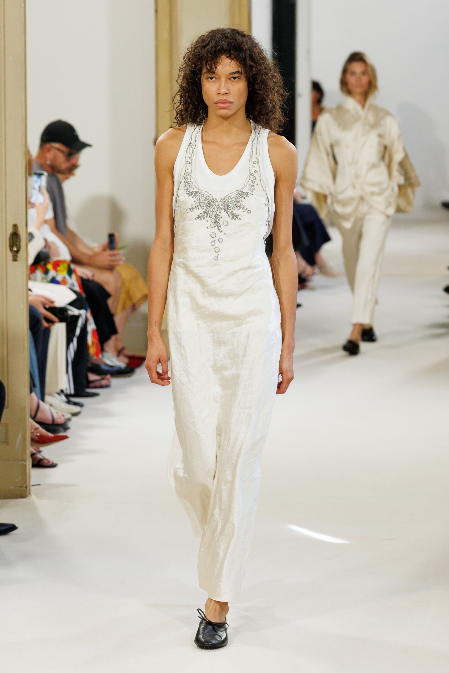 ivory satin sleeveless scoop-neck slim embroidered maxi-dress