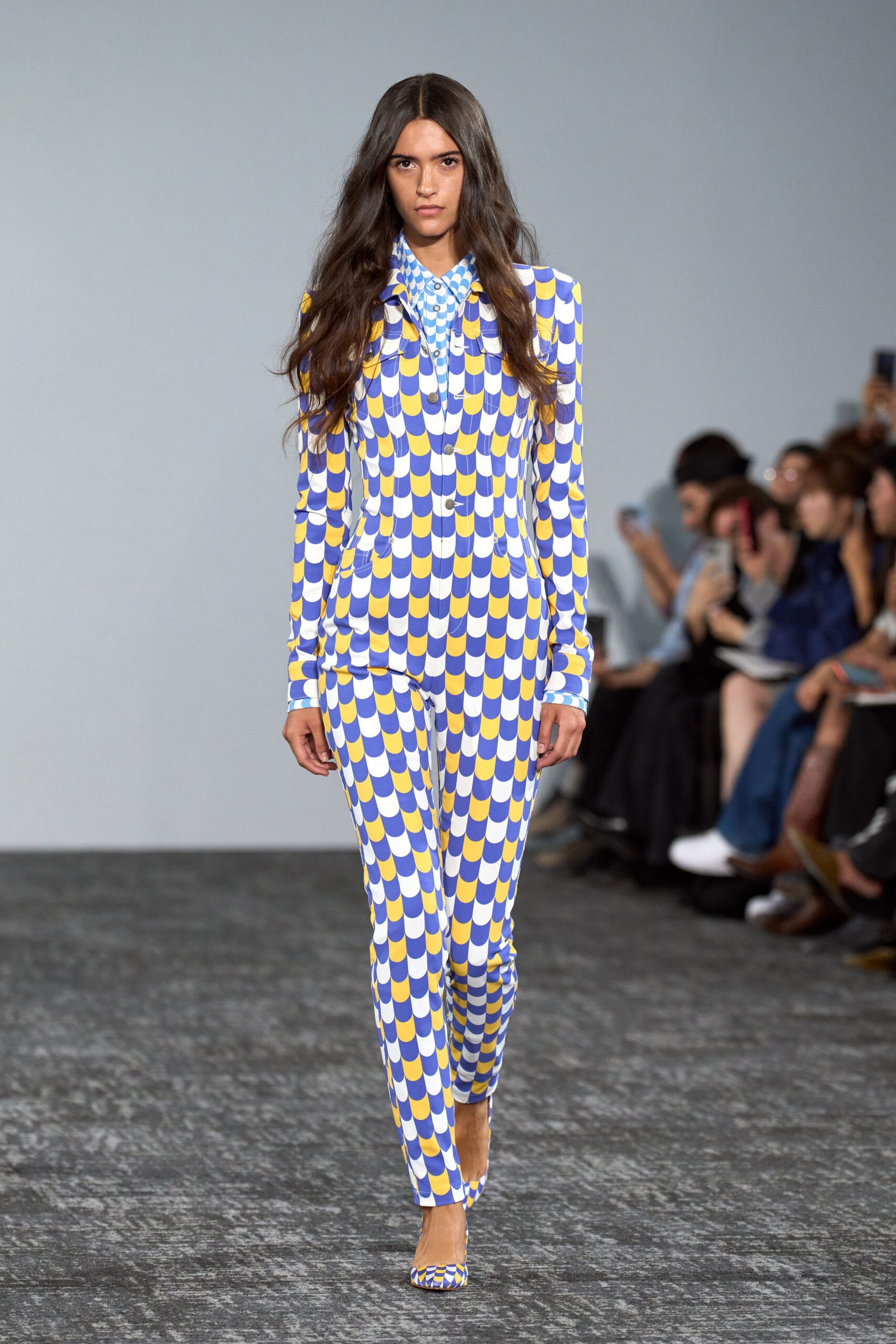 blue unknown collared long-sleeve buttoned printed shirt