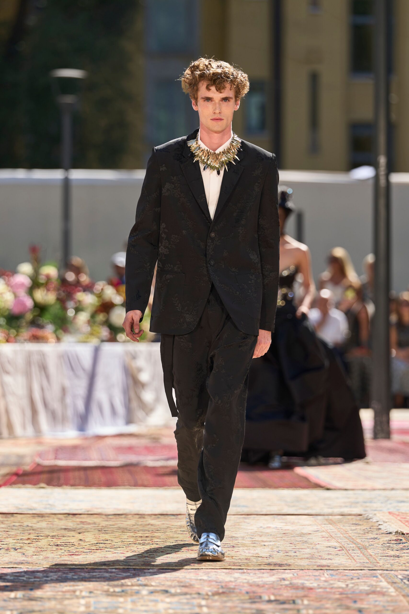 black floral jacquard tuxedo blazer