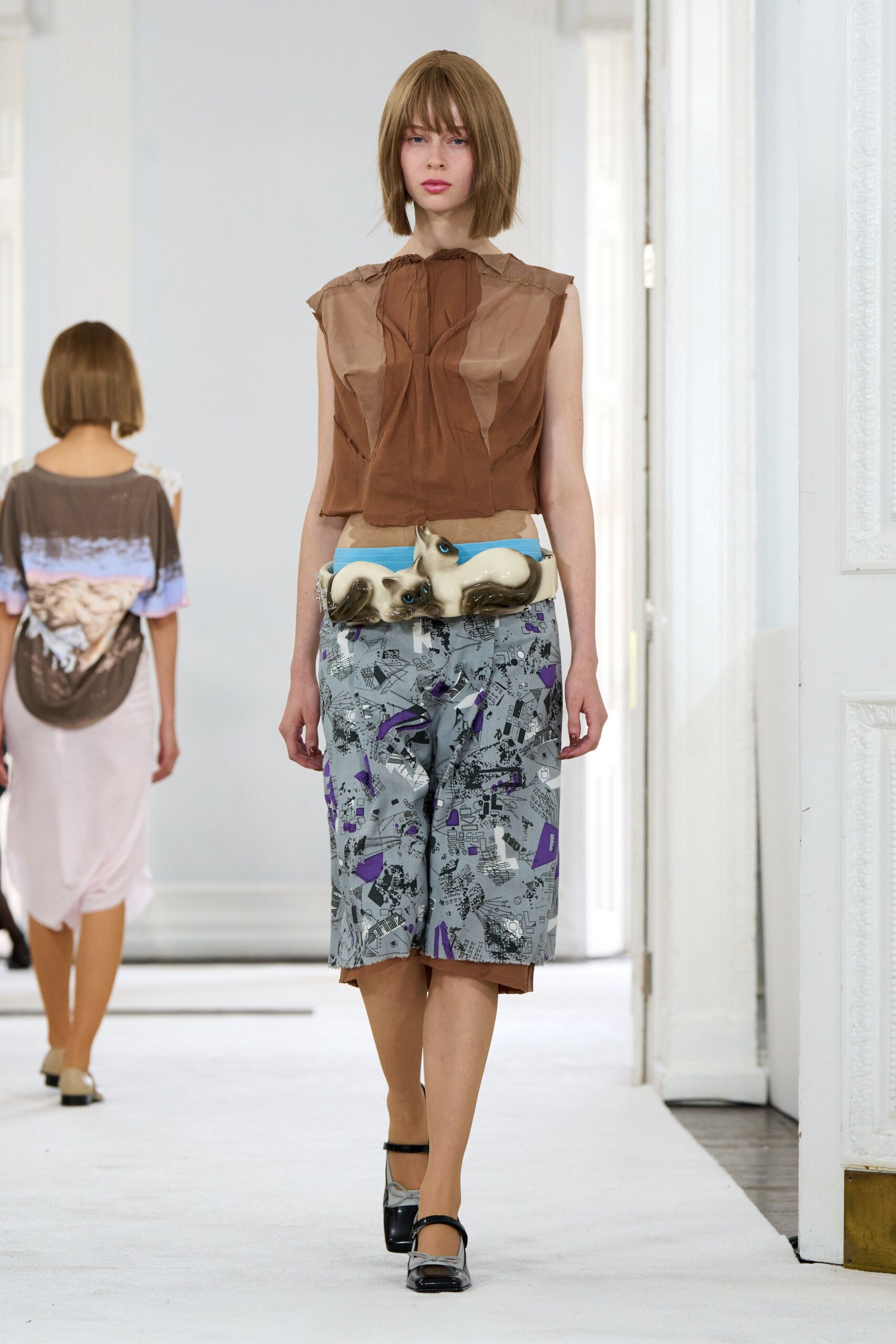 cat motif embellished belt