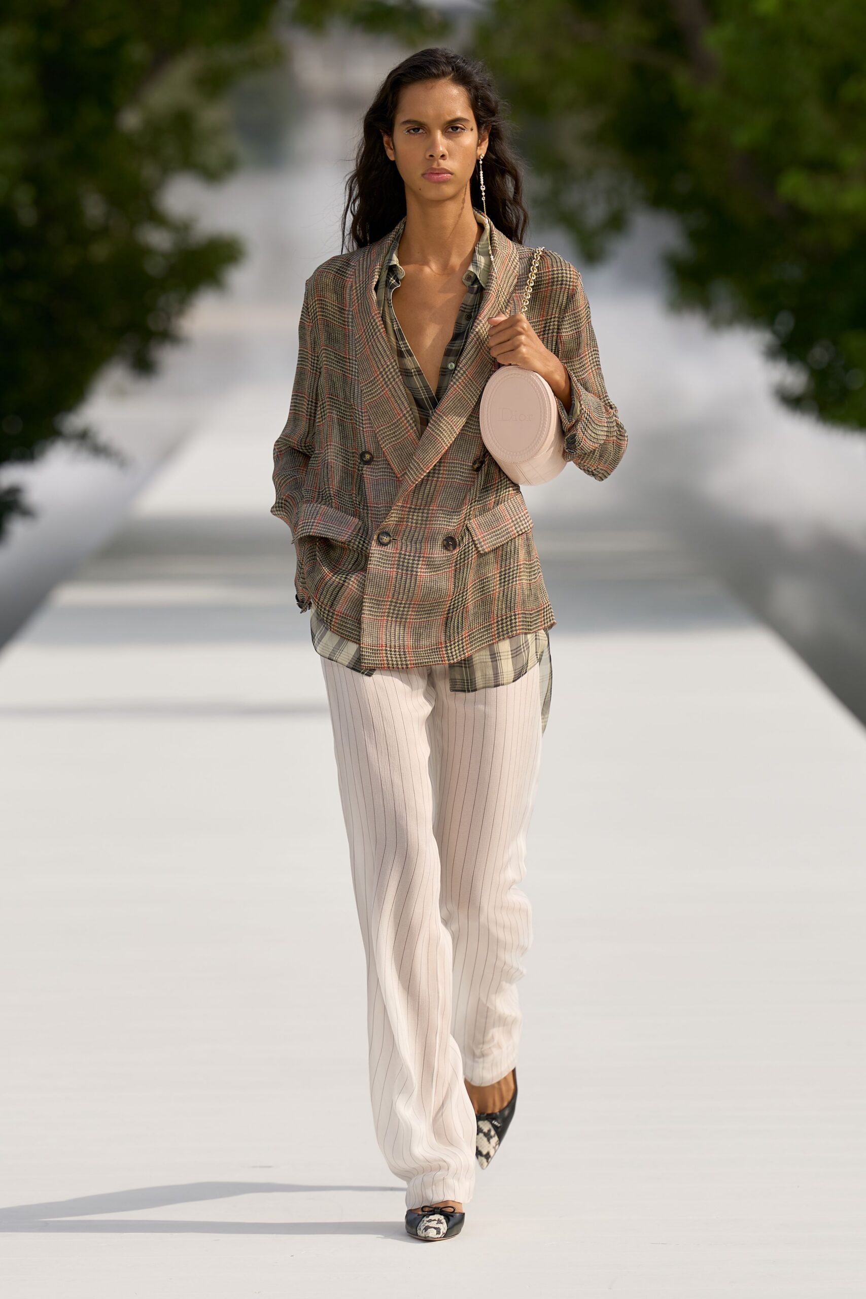 green unknown collared long-sleeve checked shirt