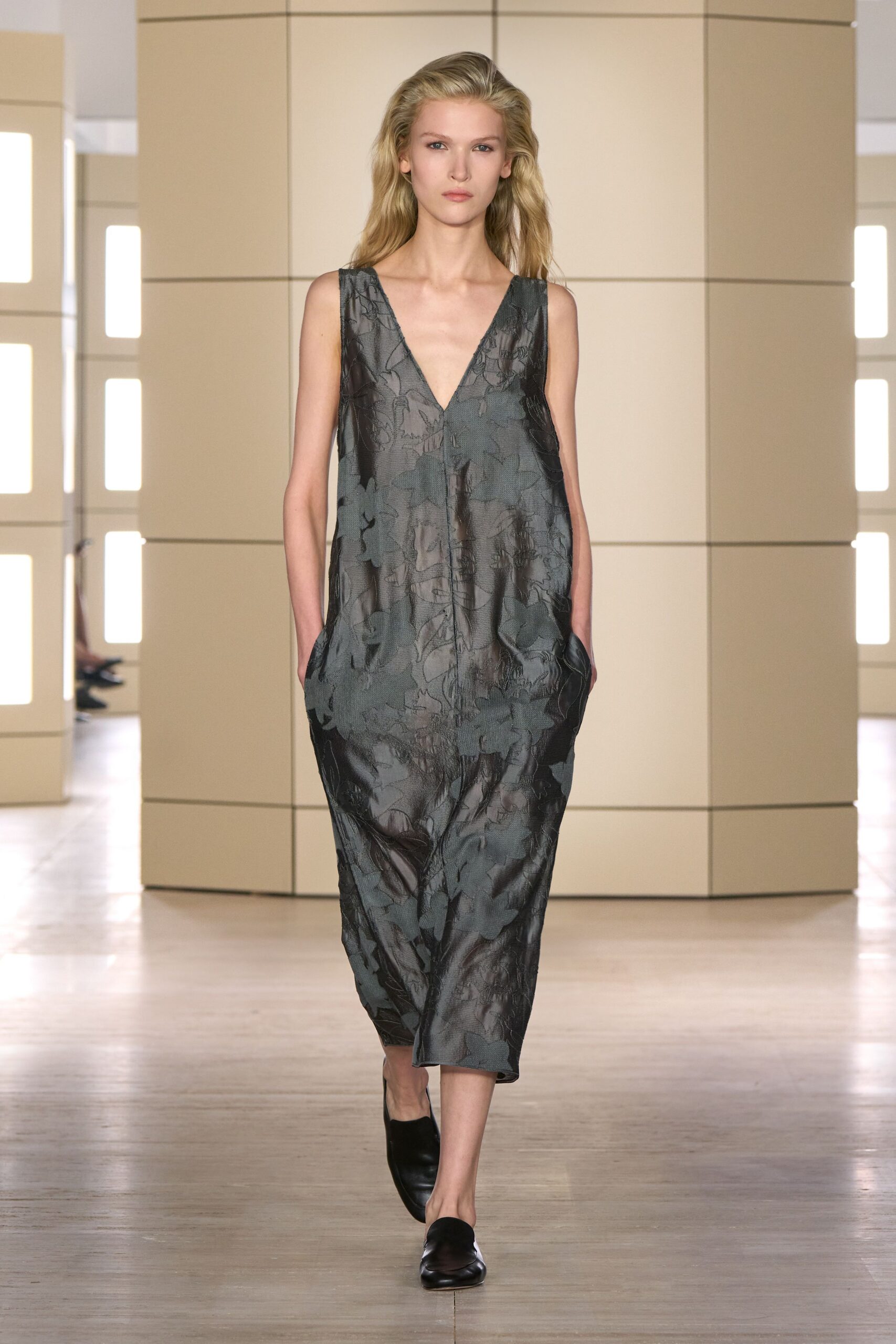 floral jacquard cocoon midi dress